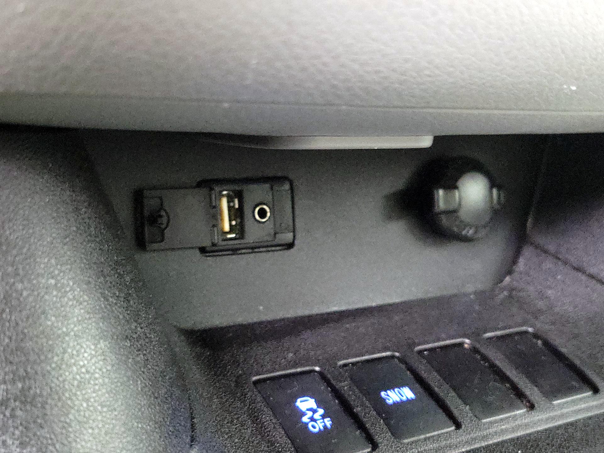 Thumbnail: 2016 Toyota Highlander - 18