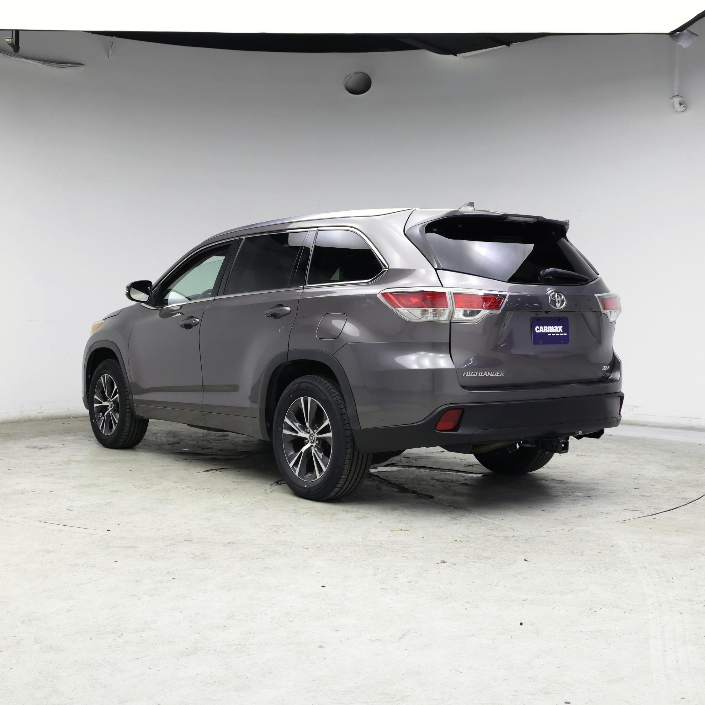Thumbnail: 2016 Toyota Highlander - 2
