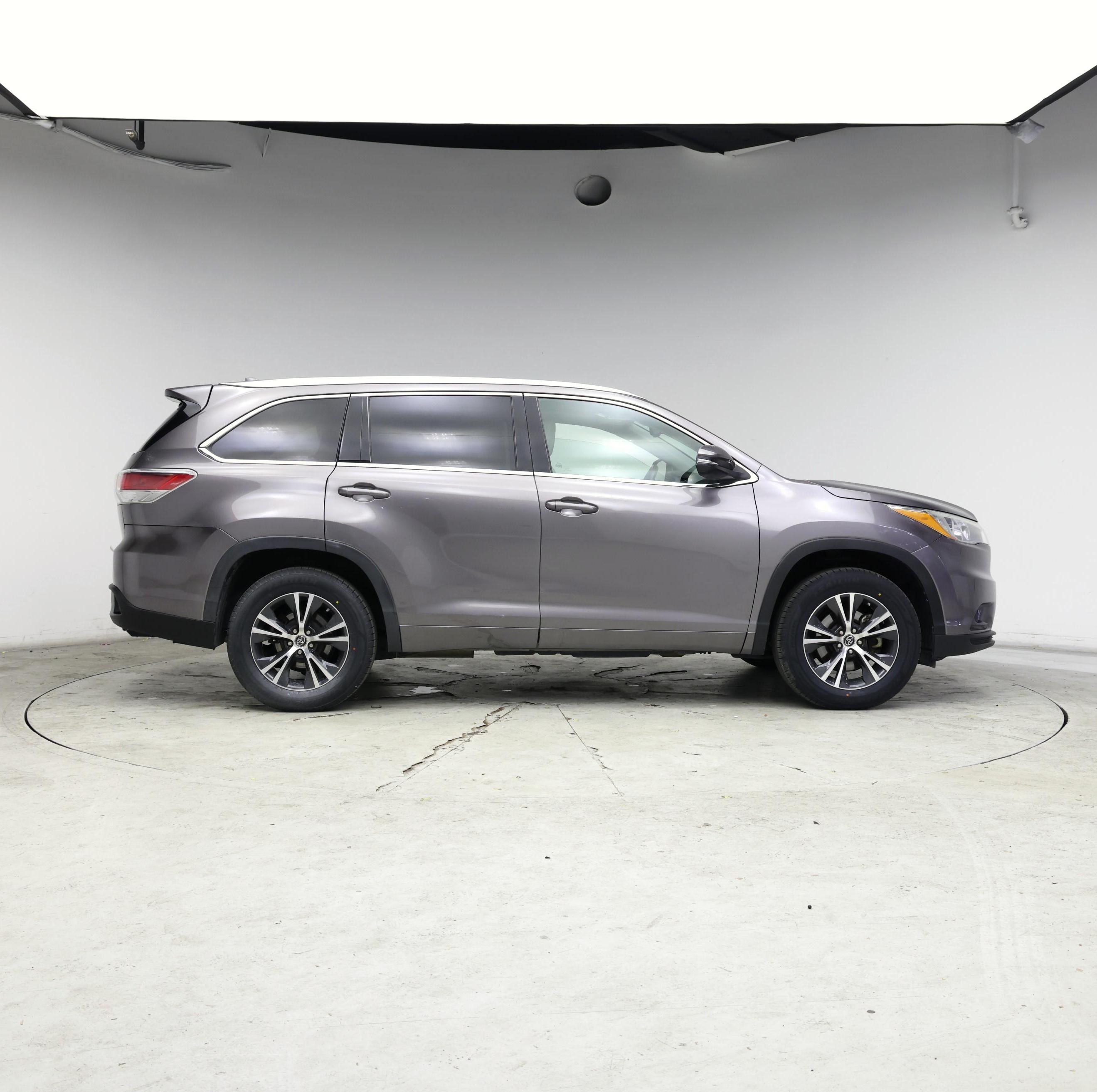 Thumbnail: 2016 Toyota Highlander - 7