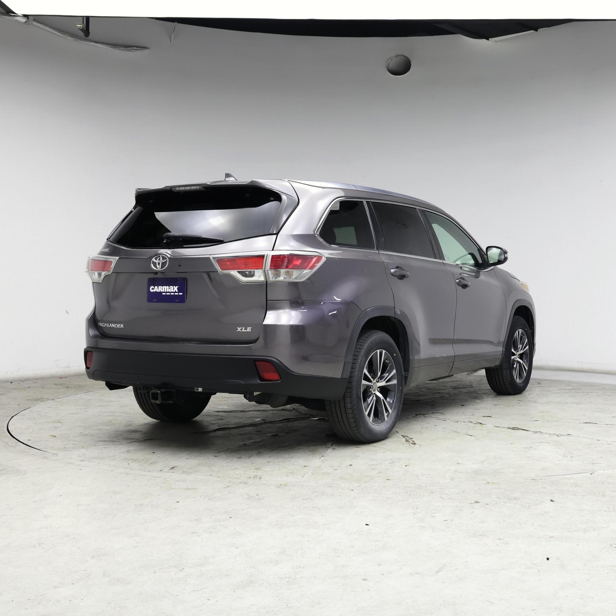 Thumbnail: 2016 Toyota Highlander - 8