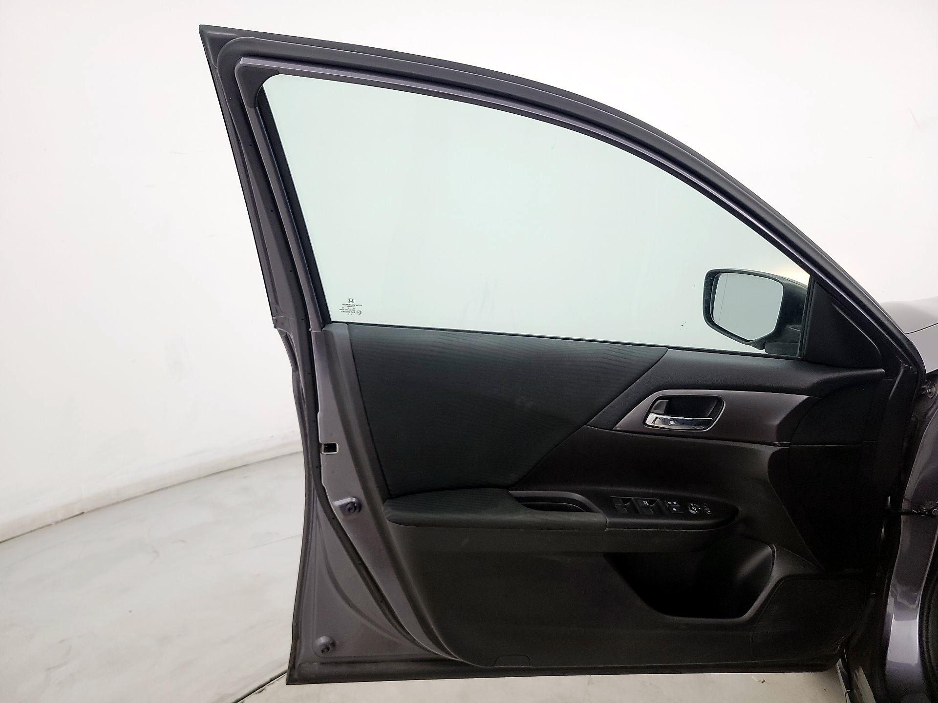 Thumbnail: 2015 Honda Accord - 12