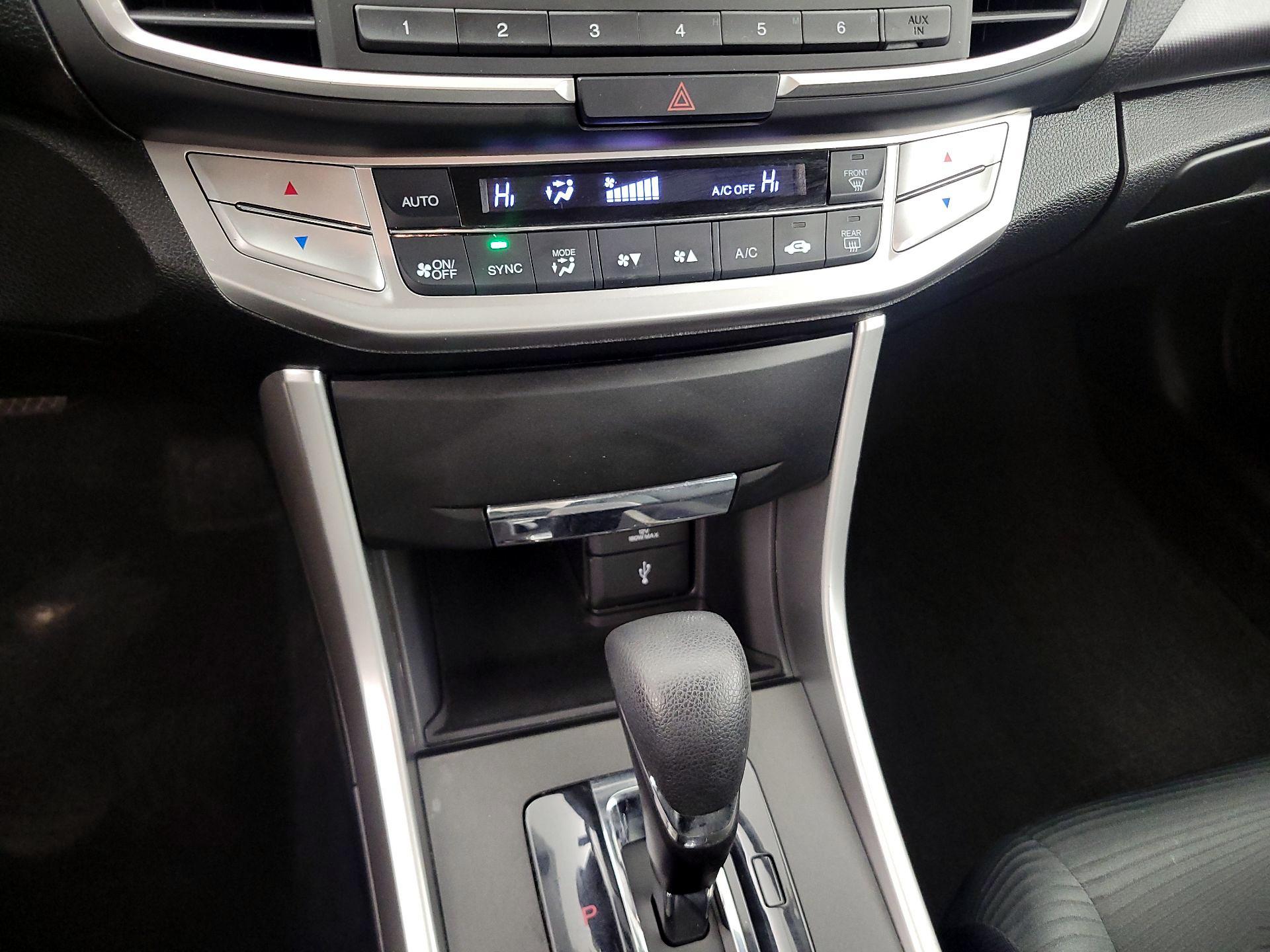 Thumbnail: 2015 Honda Accord - 16