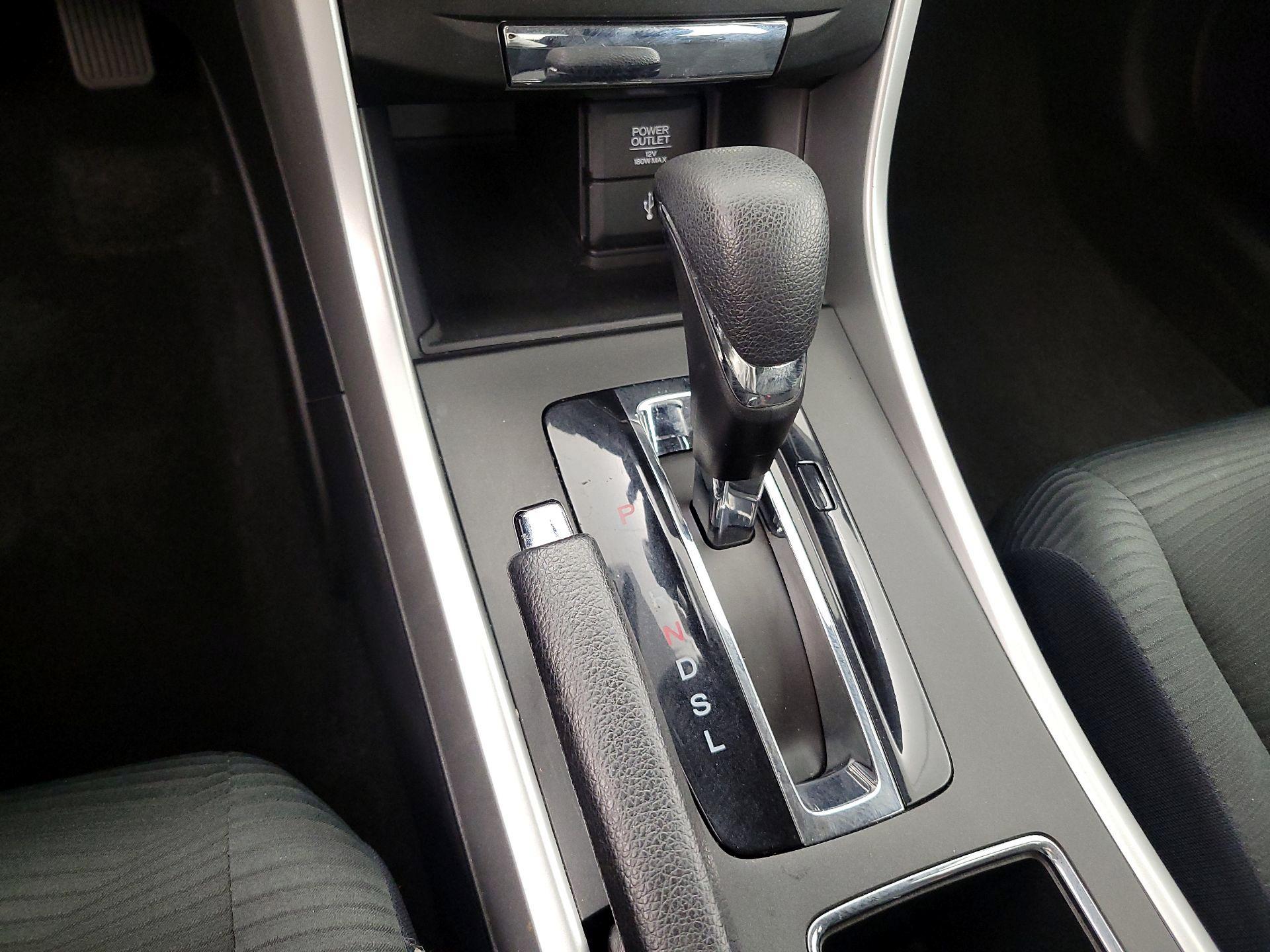 Thumbnail: 2015 Honda Accord - 17