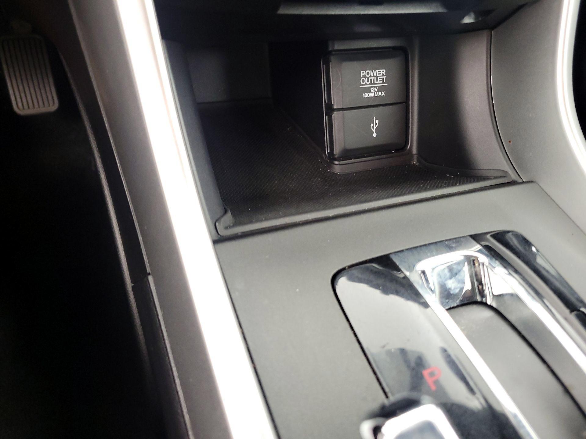 Thumbnail: 2015 Honda Accord - 18