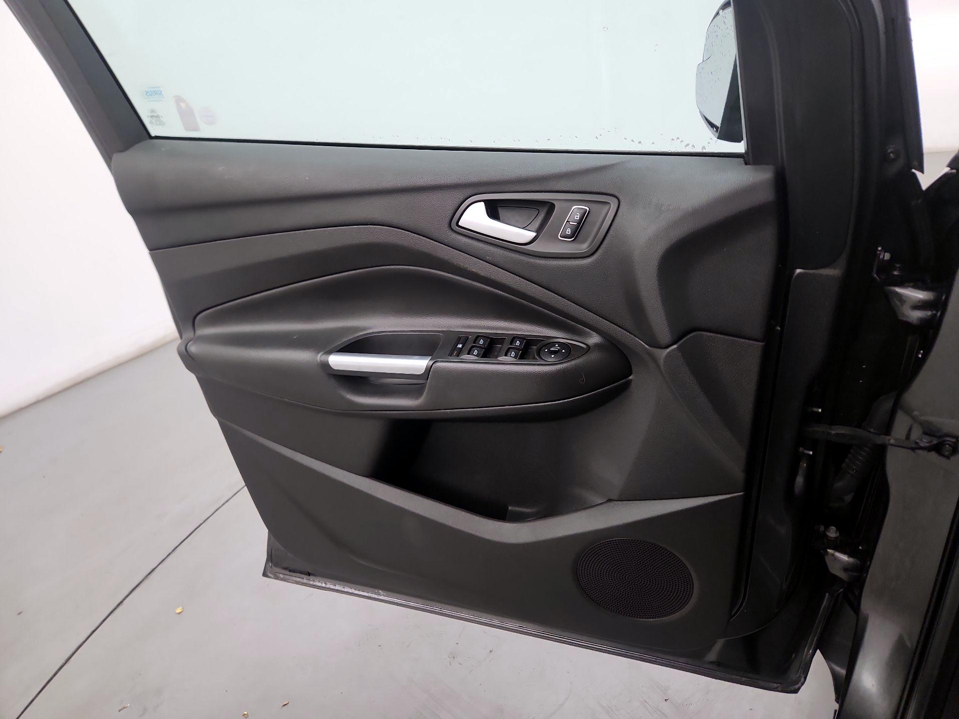 Thumbnail: 2015 Ford Escape - 10