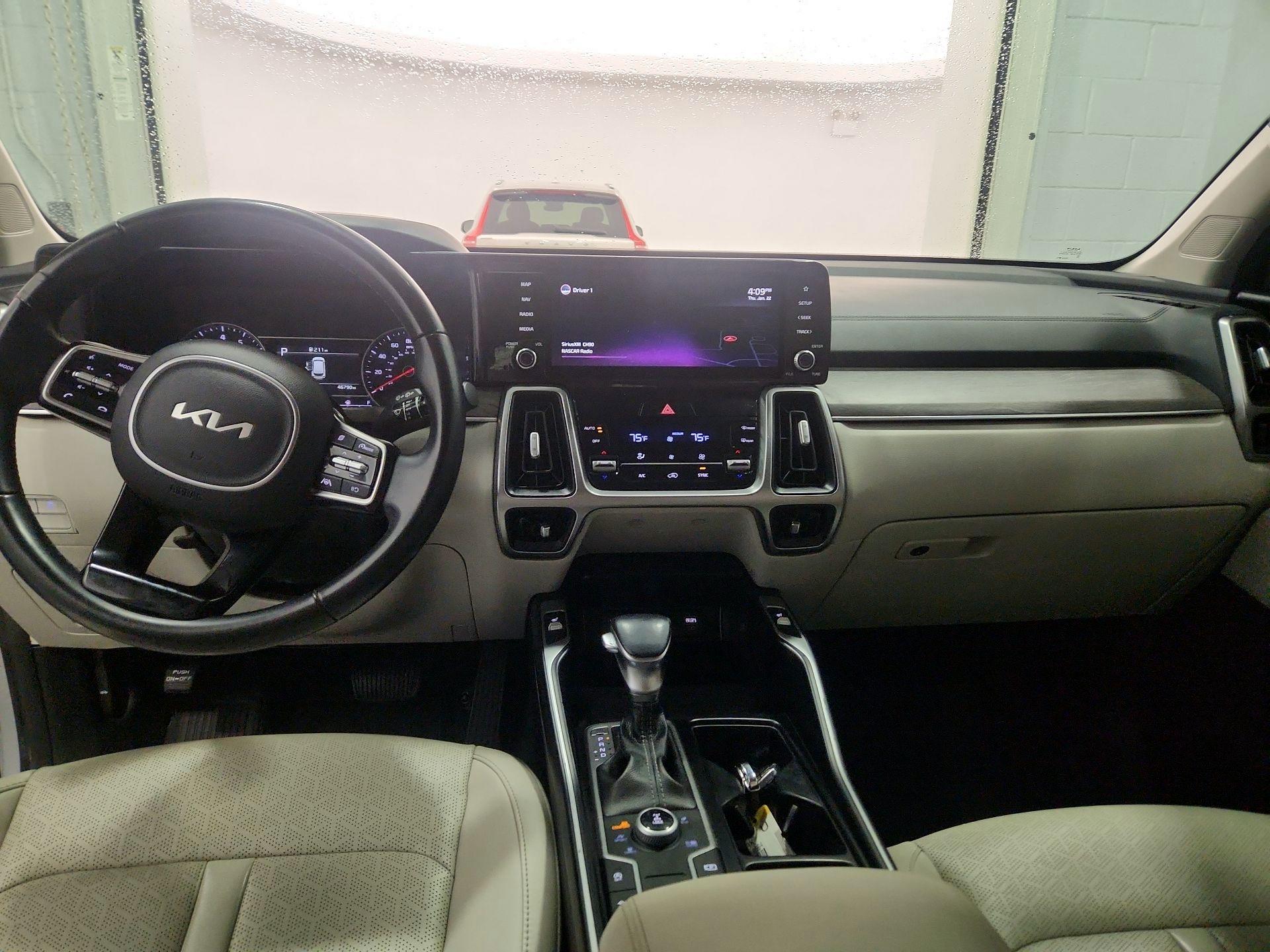 Thumbnail: 2022 Kia Sorento - 9