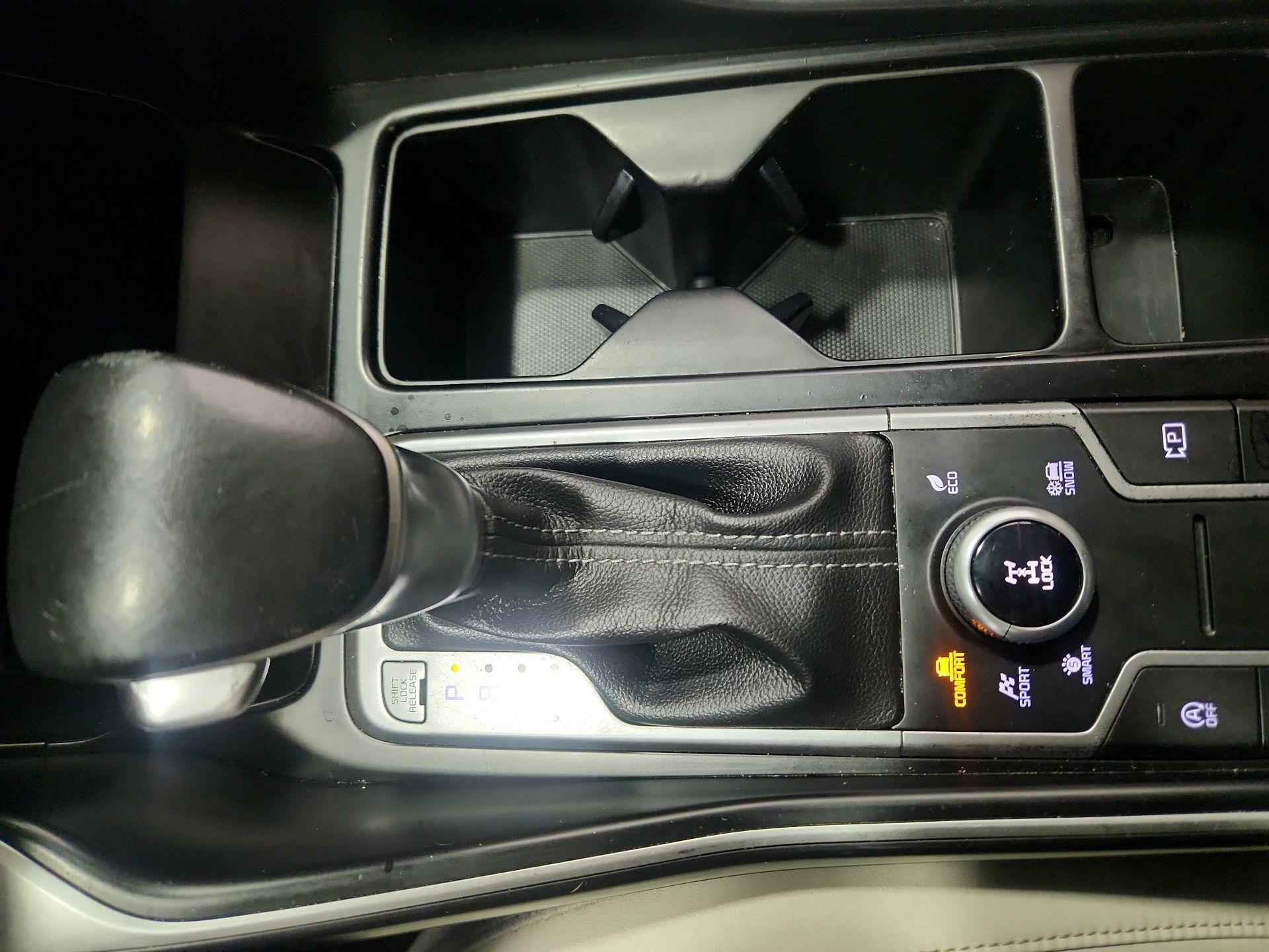 Thumbnail: 2022 Kia Sorento - 17