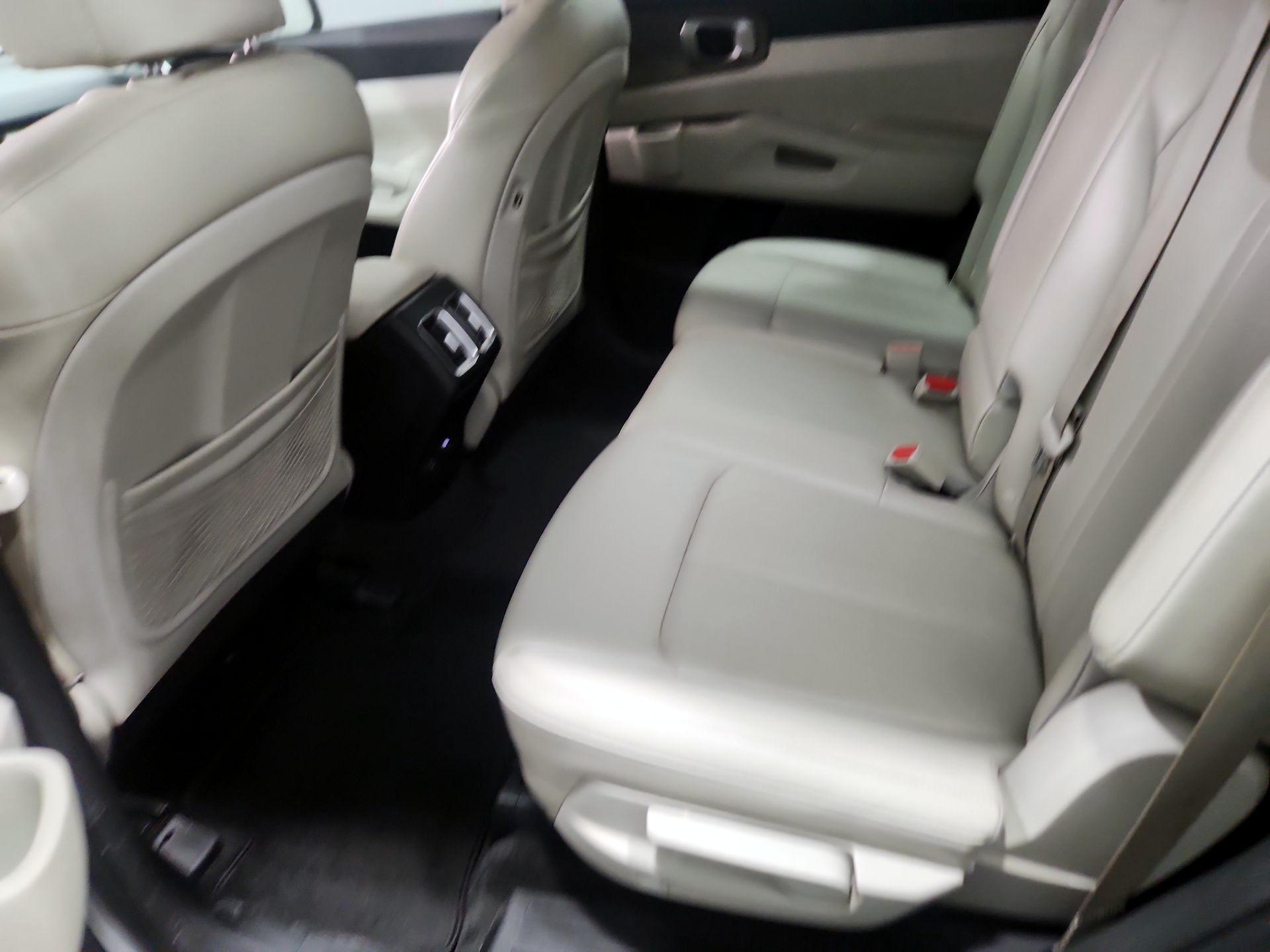 Thumbnail: 2022 Kia Sorento - 19