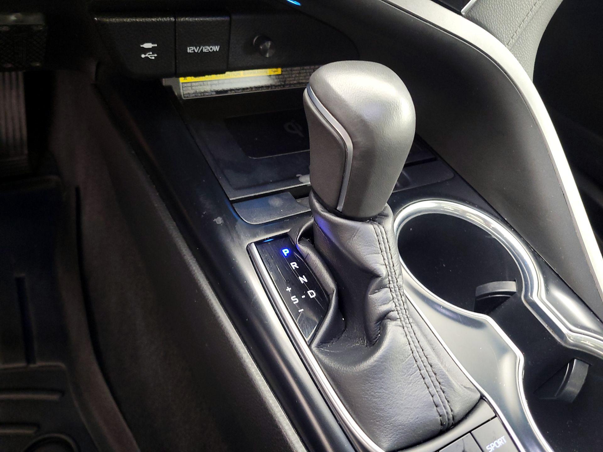 Thumbnail: 2018 Toyota Camry - 17