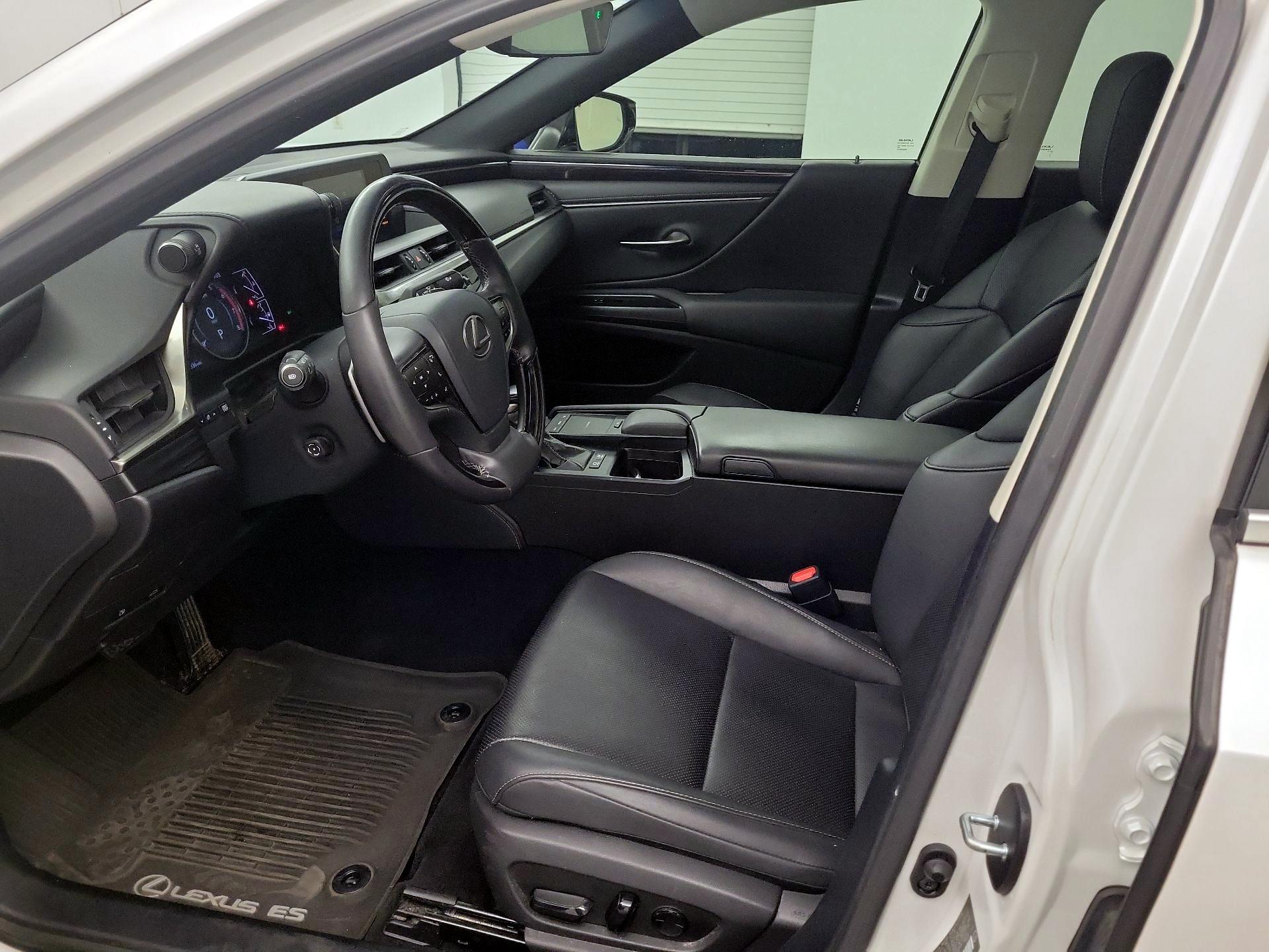 Thumbnail: 2020 Lexus ES - 9