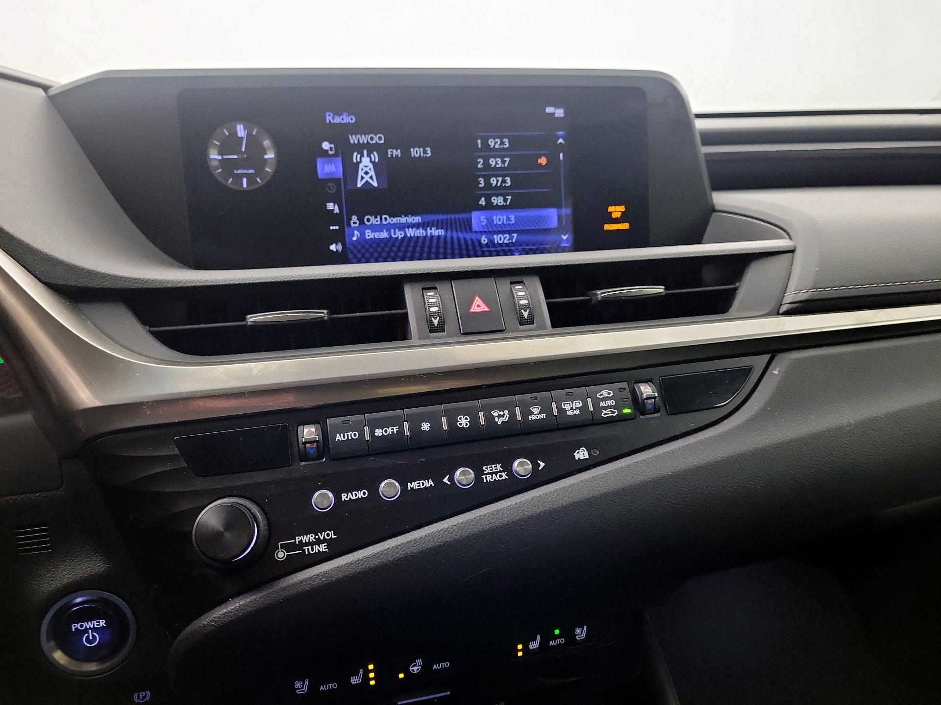 Thumbnail: 2020 Lexus ES - 12