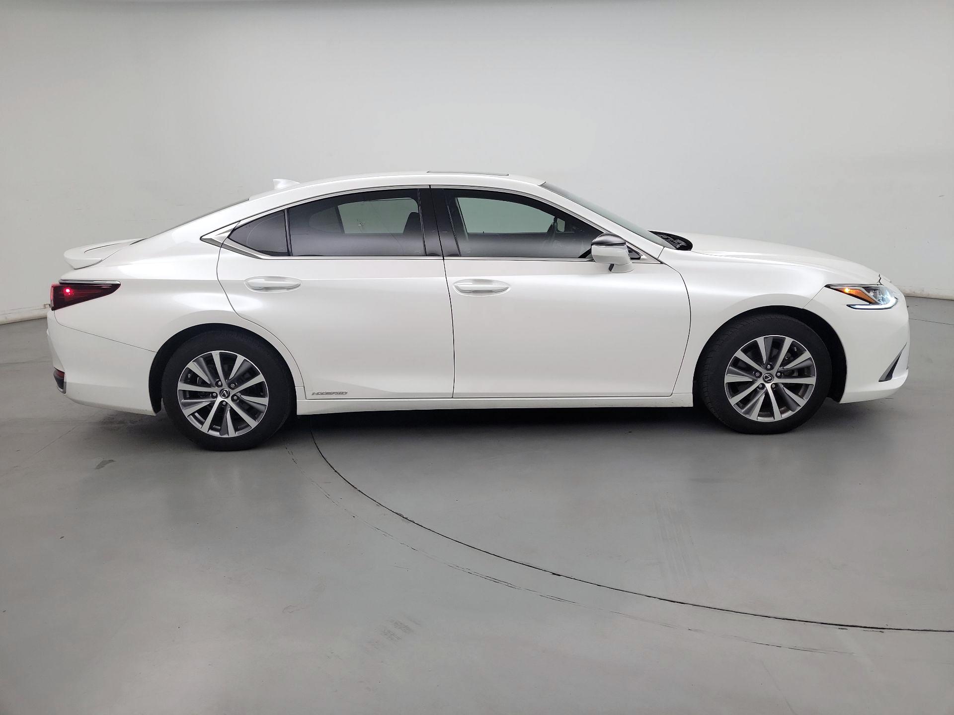 Thumbnail: 2020 Lexus ES - 4