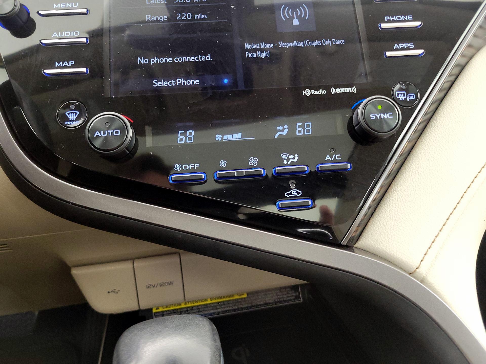 Thumbnail: 2020 Toyota Camry - 16