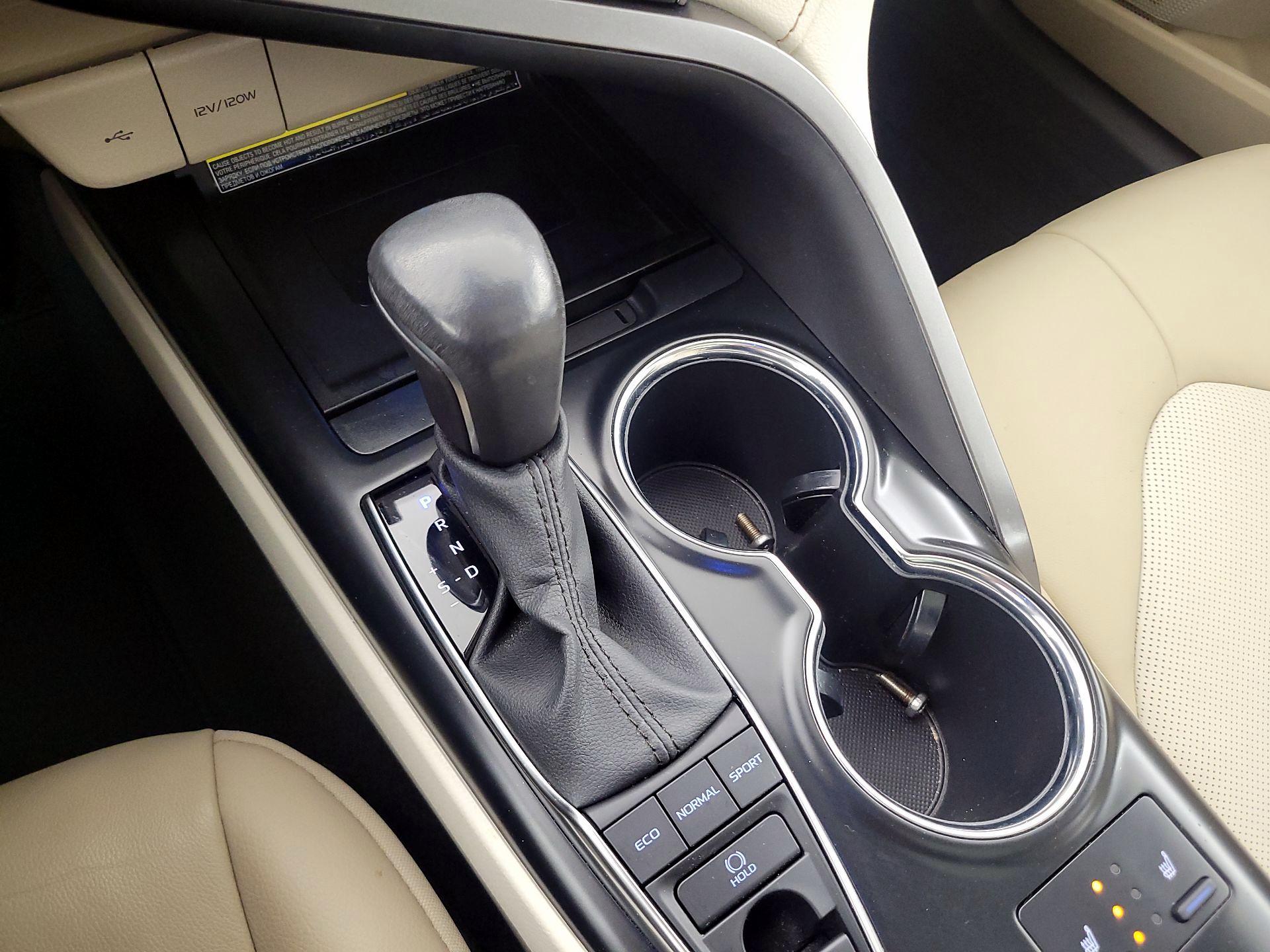 Thumbnail: 2020 Toyota Camry - 17