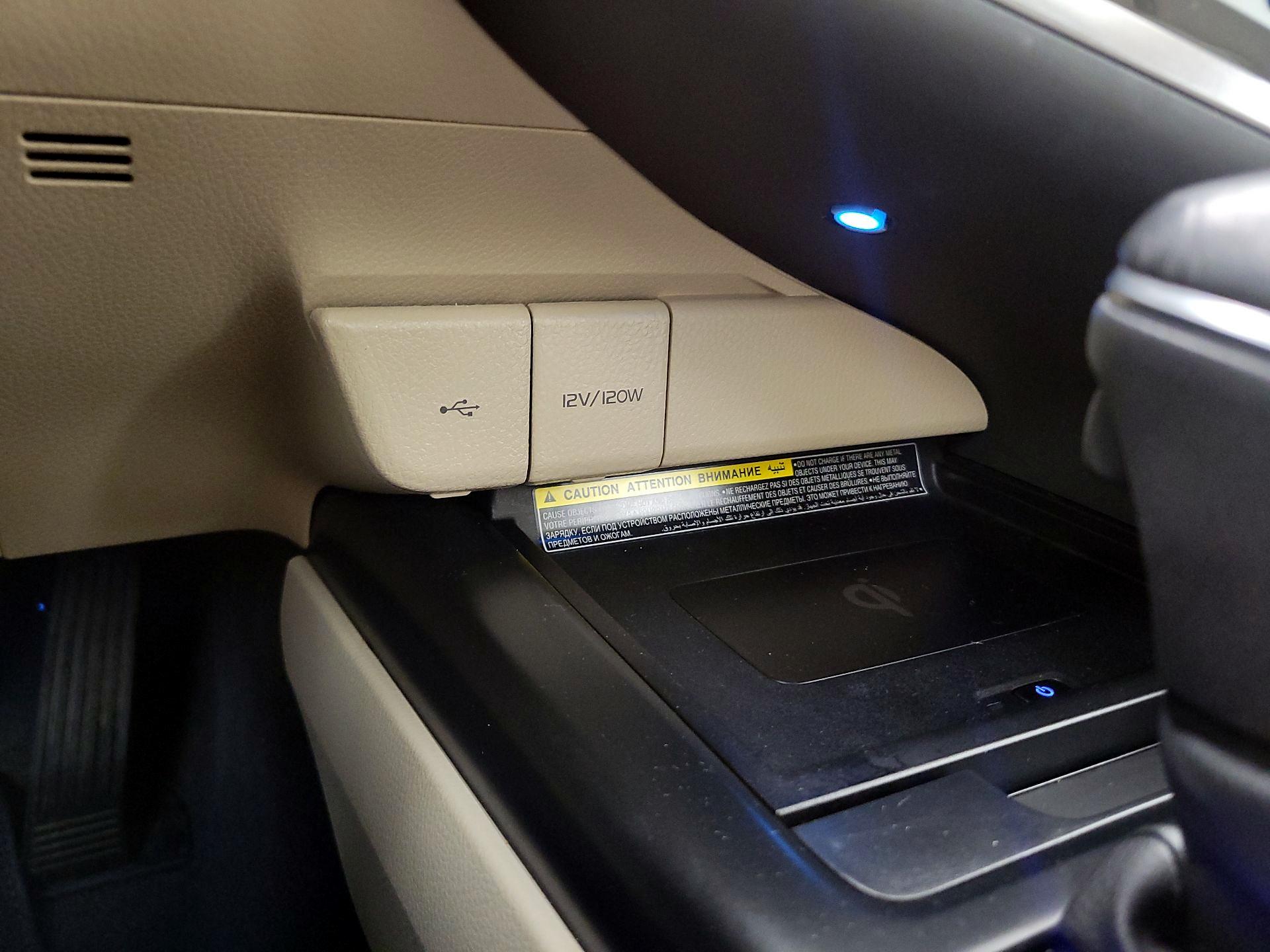 Thumbnail: 2020 Toyota Camry - 18