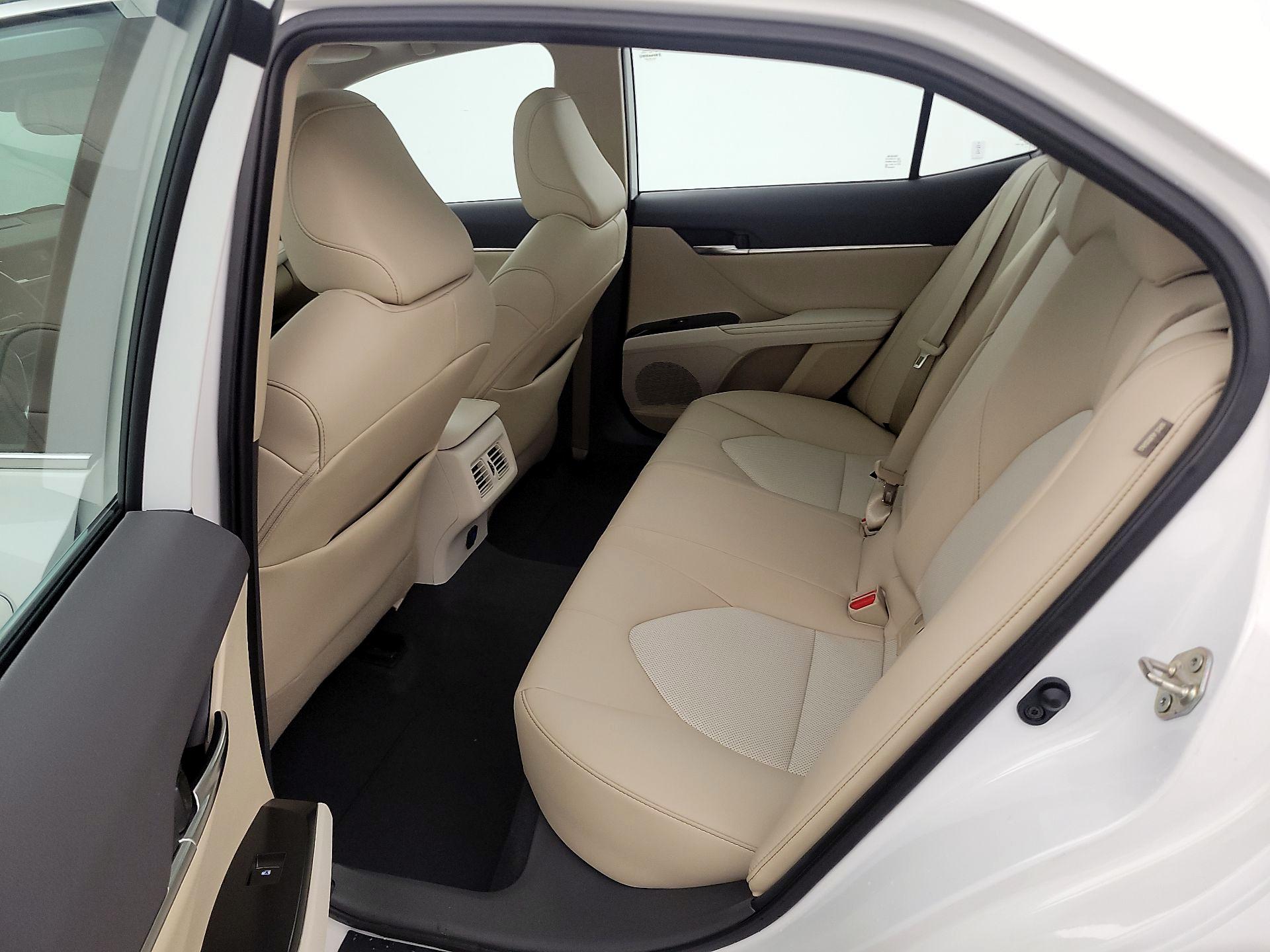 Thumbnail: 2020 Toyota Camry - 20