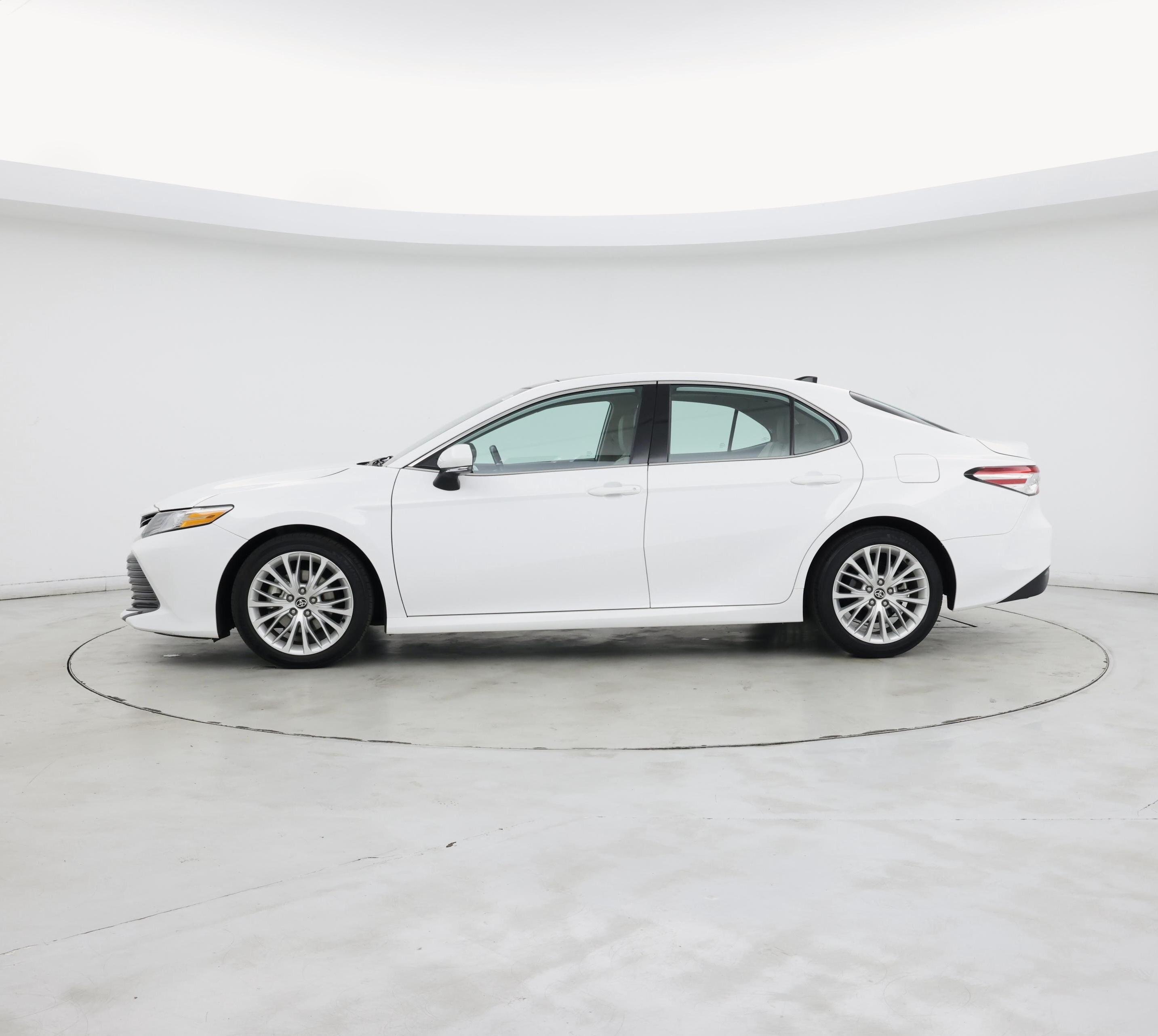 Thumbnail: 2020 Toyota Camry - 3