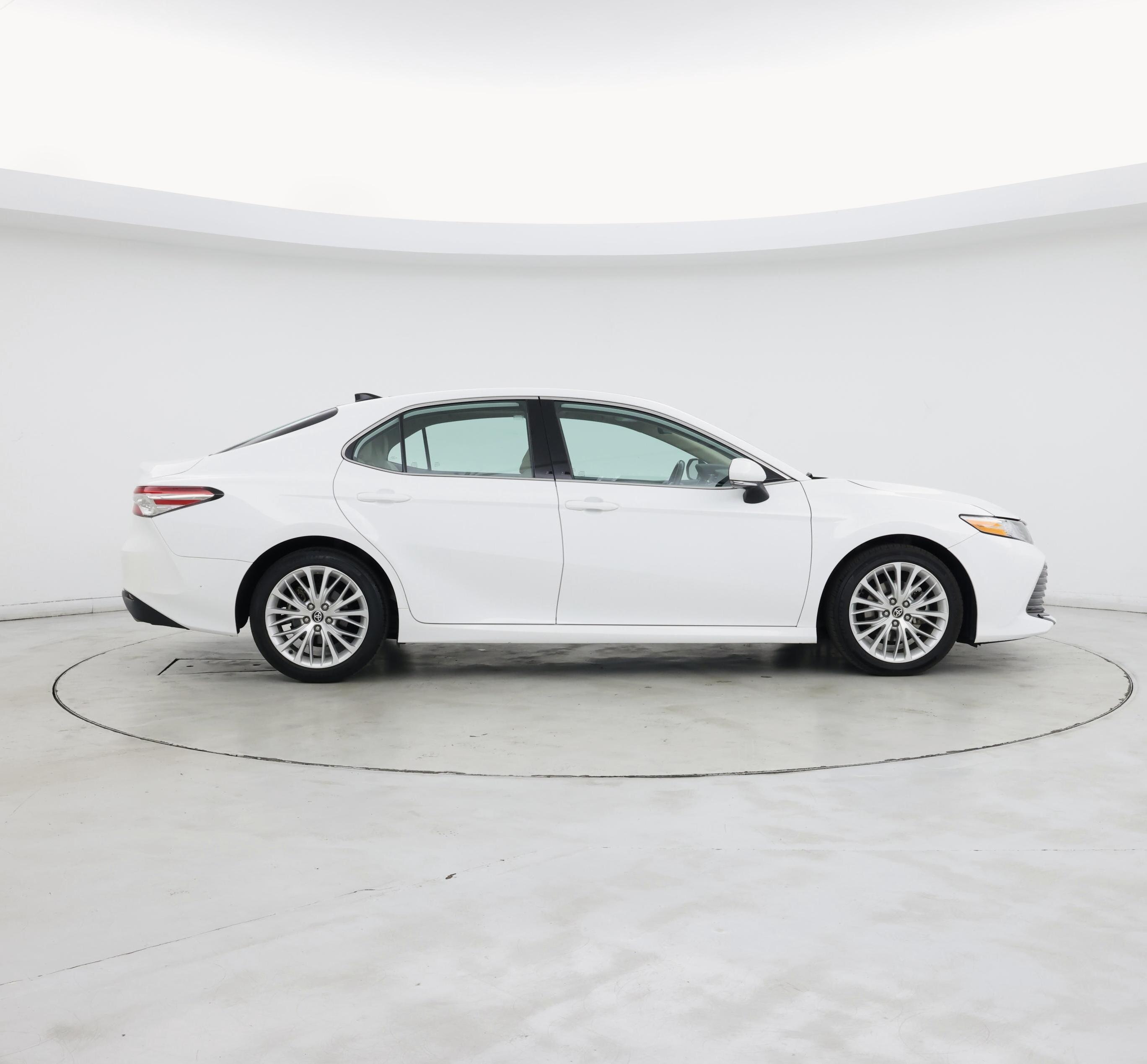 Thumbnail: 2020 Toyota Camry - 7