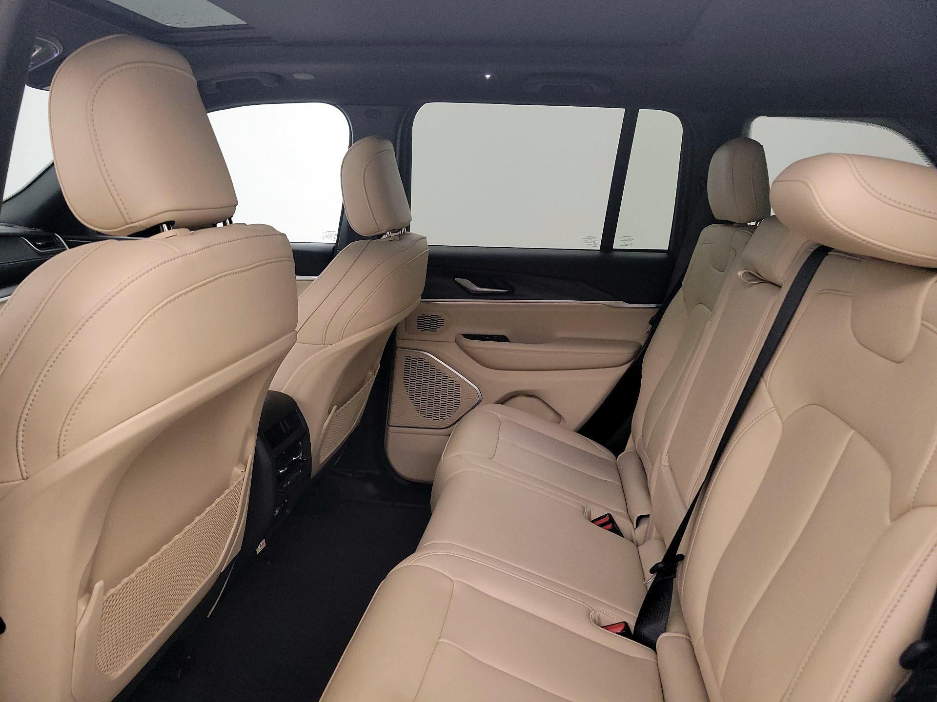 Thumbnail: 2024 Jeep Grand Cherokee - 20