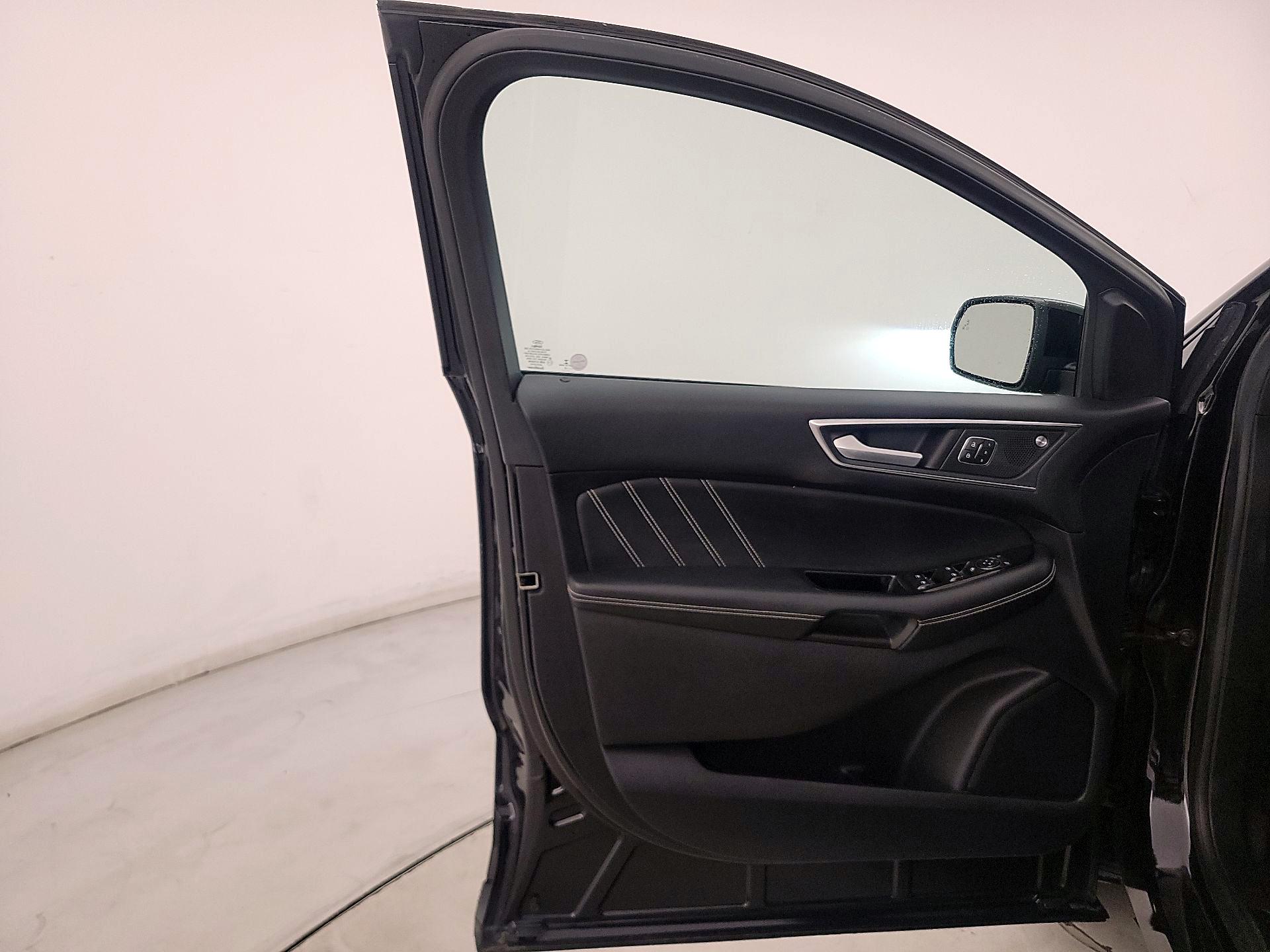 Thumbnail: 2019 Ford Edge - 12