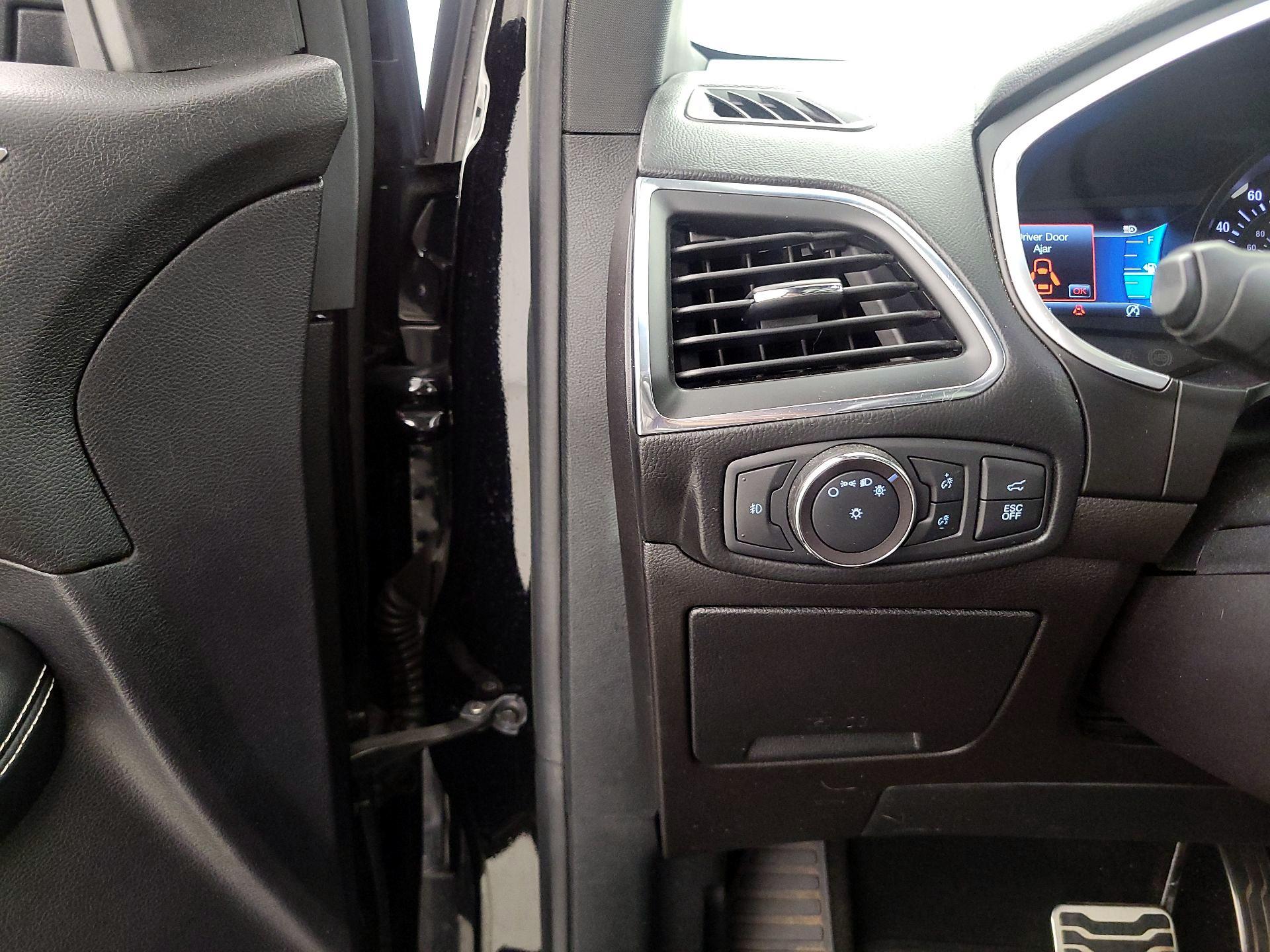 Thumbnail: 2019 Ford Edge - 13