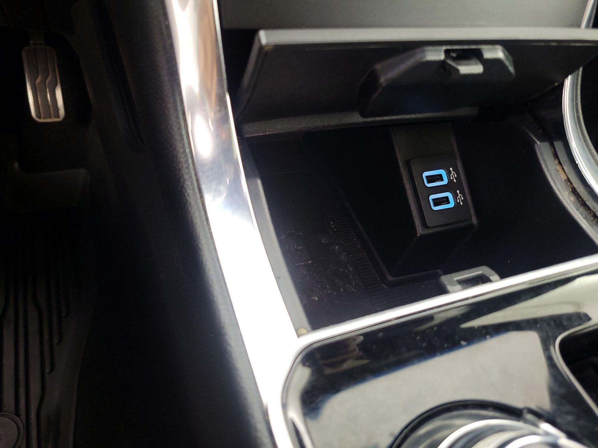 Thumbnail: 2019 Ford Edge - 19