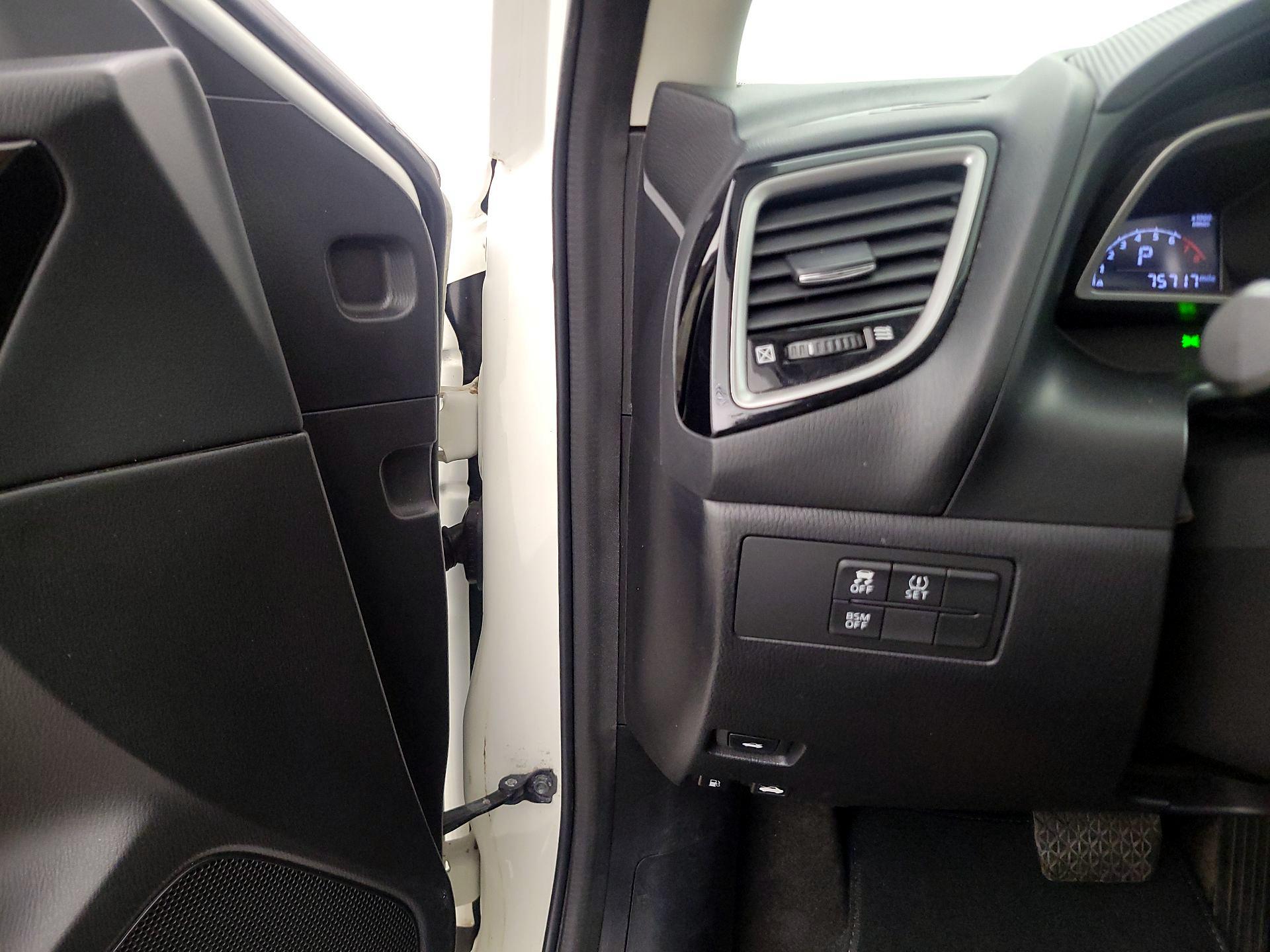 Thumbnail: 2015 Mazda Mazda3 - 13