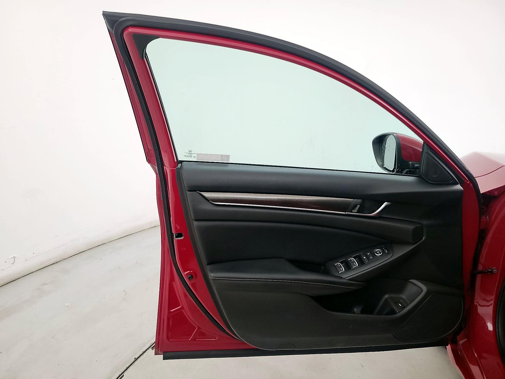 Thumbnail: 2018 Honda Accord - 12