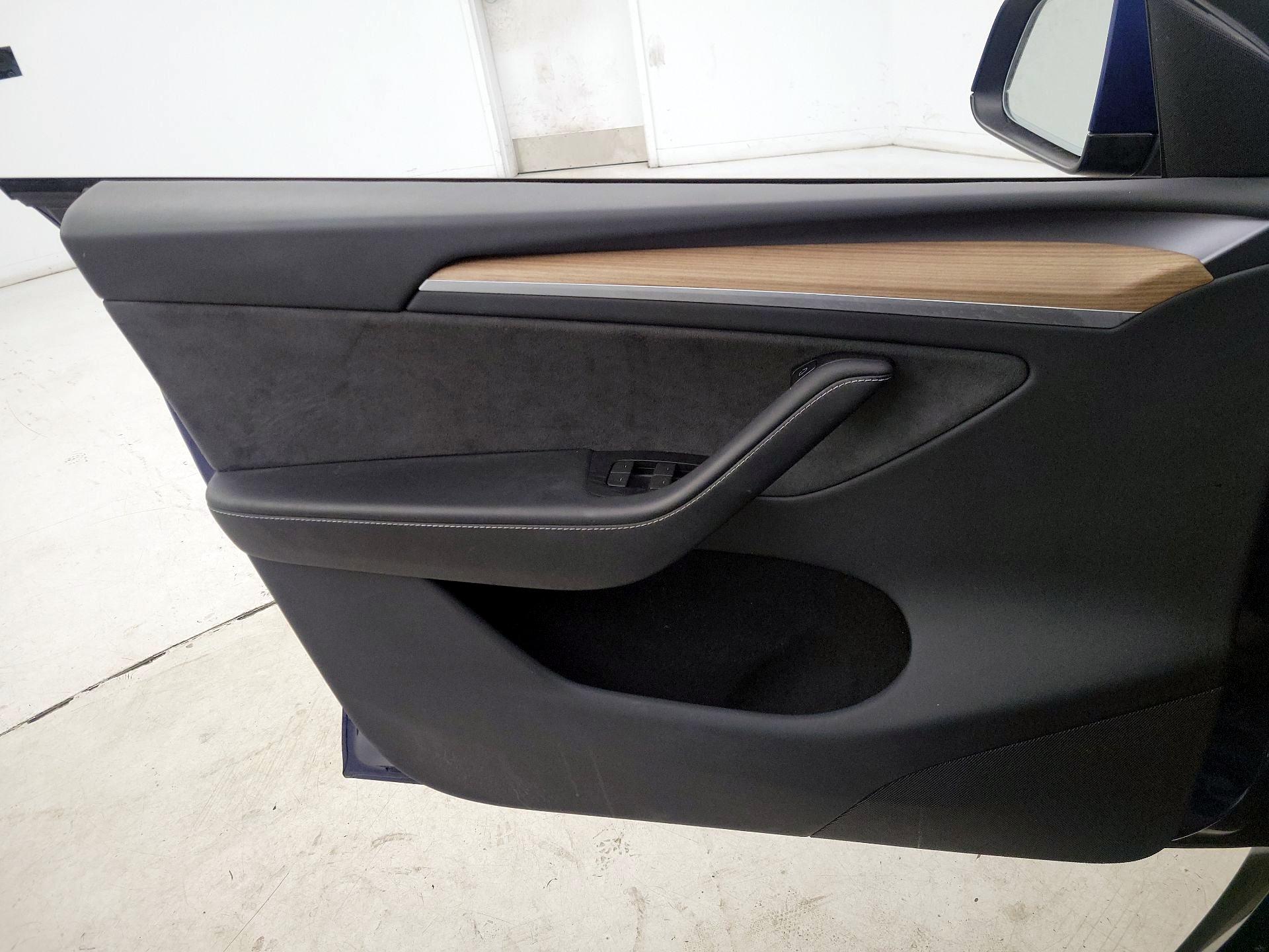 Thumbnail: 2023 Tesla Model Y - 12