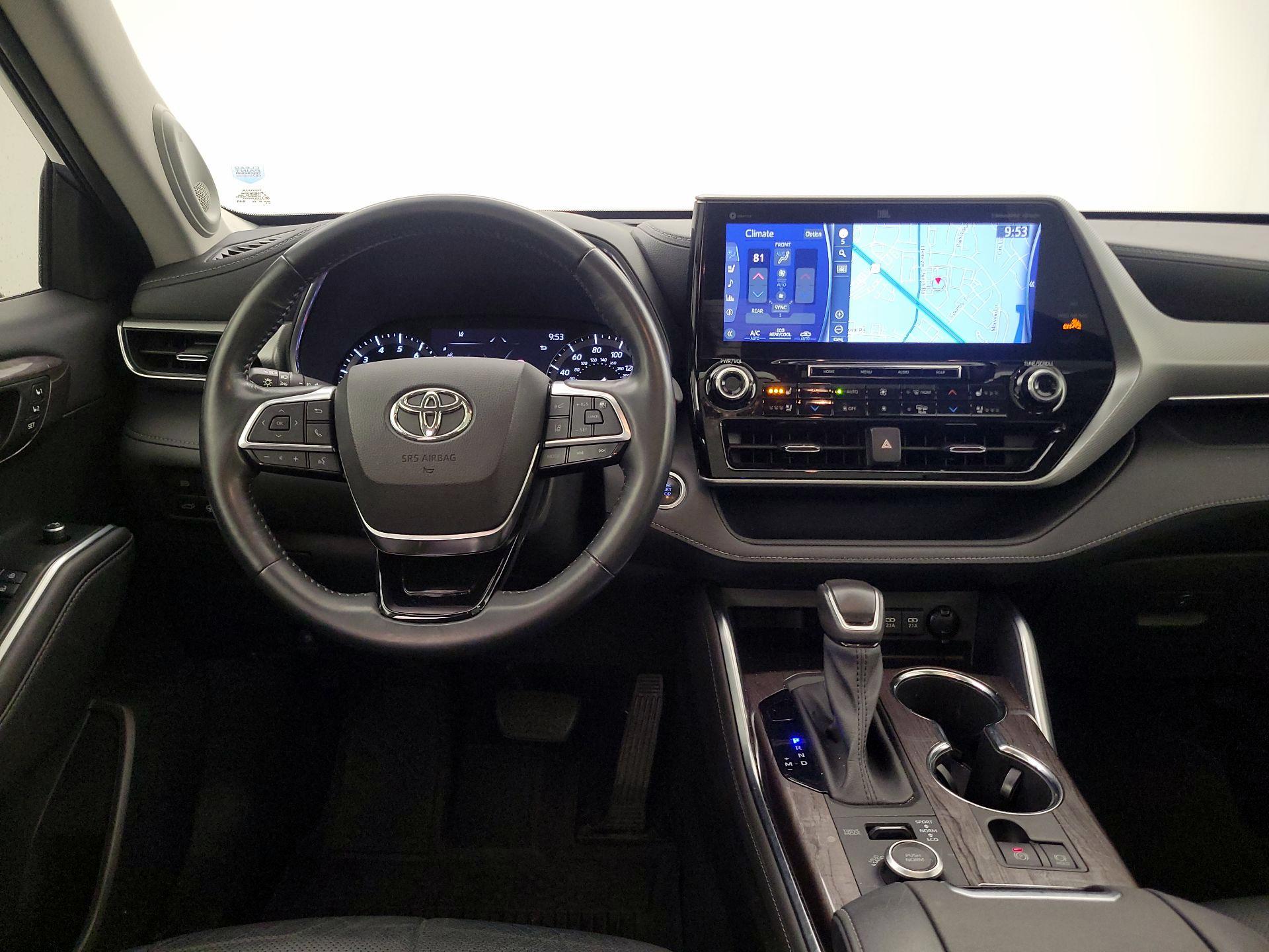 Thumbnail: 2021 Toyota Highlander - 10