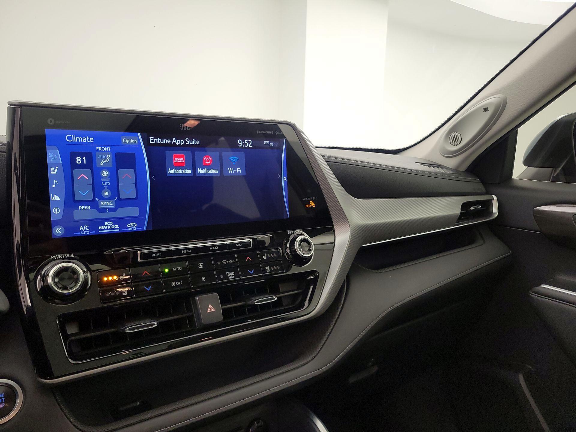 Thumbnail: 2021 Toyota Highlander - 17