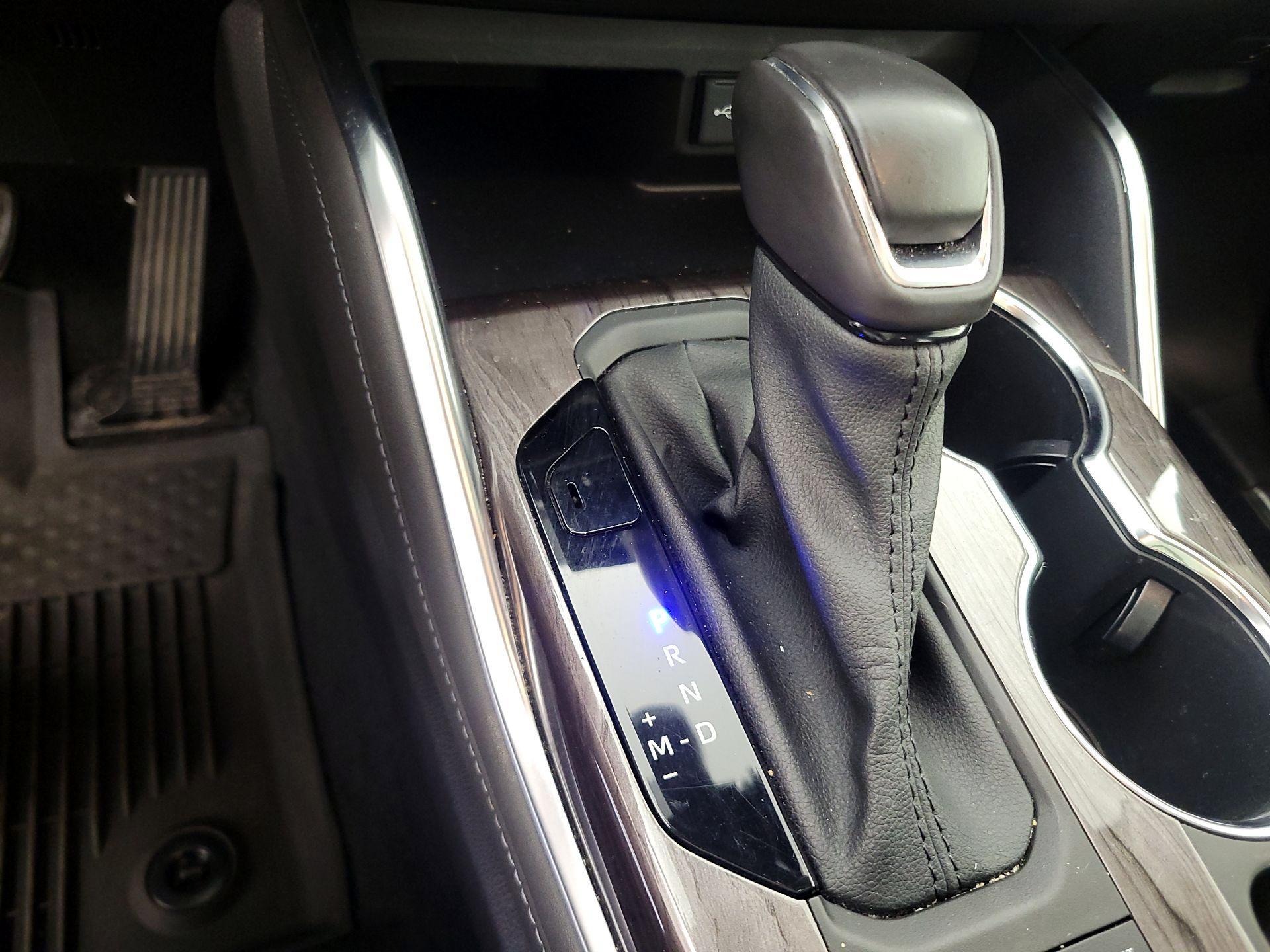 Thumbnail: 2021 Toyota Highlander - 18