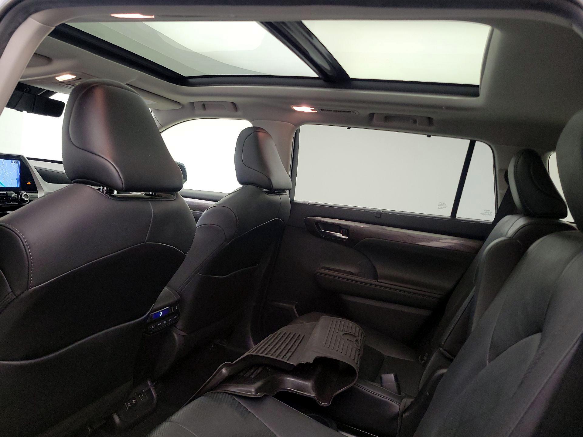 Thumbnail: 2021 Toyota Highlander - 20