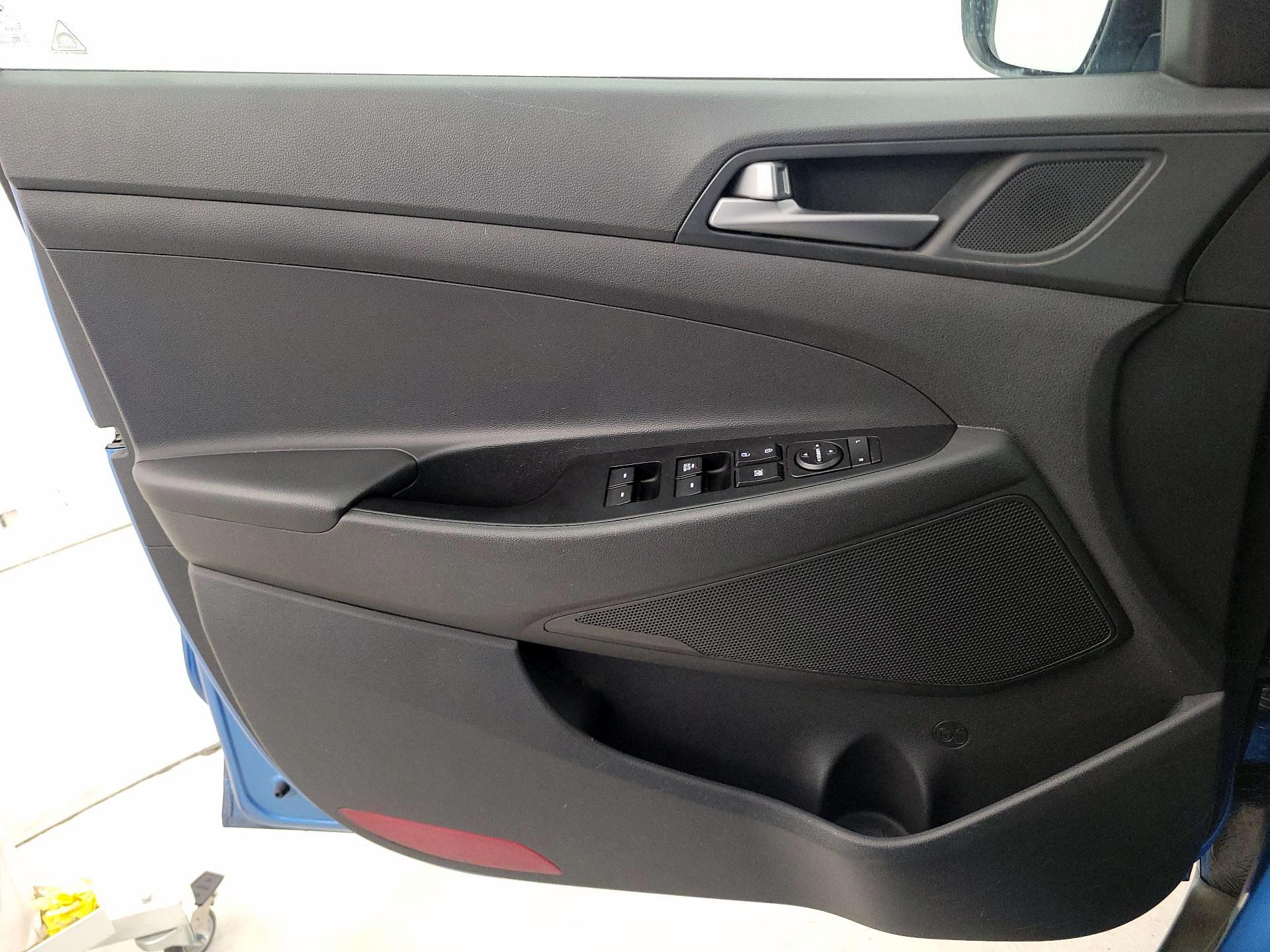 Thumbnail: 2016 Hyundai Tucson - 12