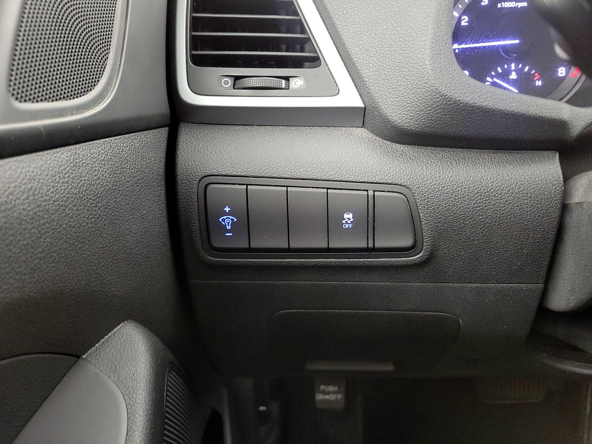 Thumbnail: 2016 Hyundai Tucson - 13