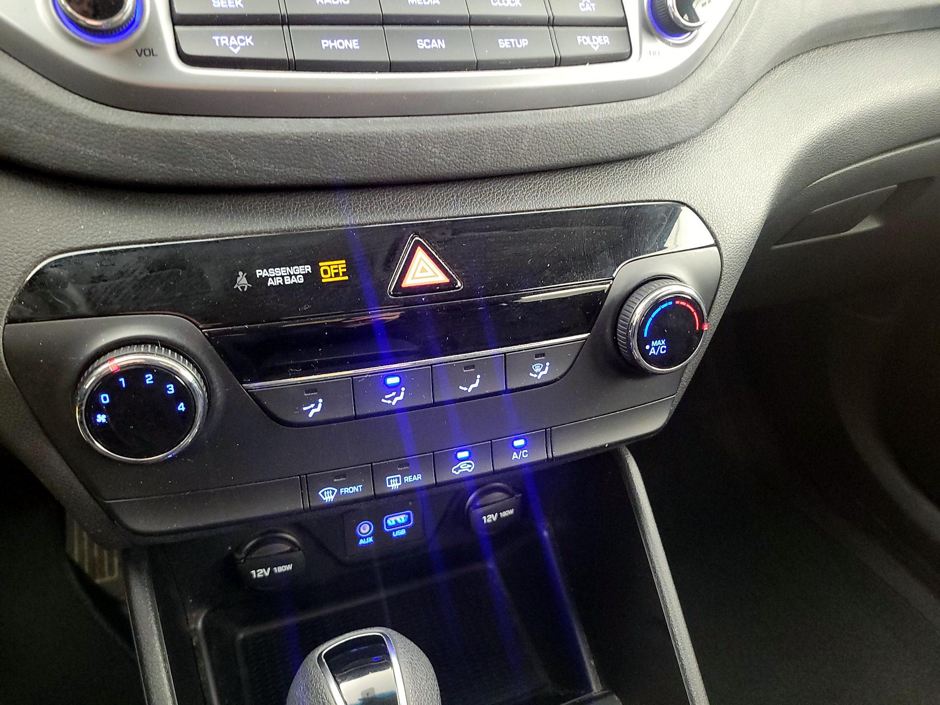 Thumbnail: 2016 Hyundai Tucson - 16