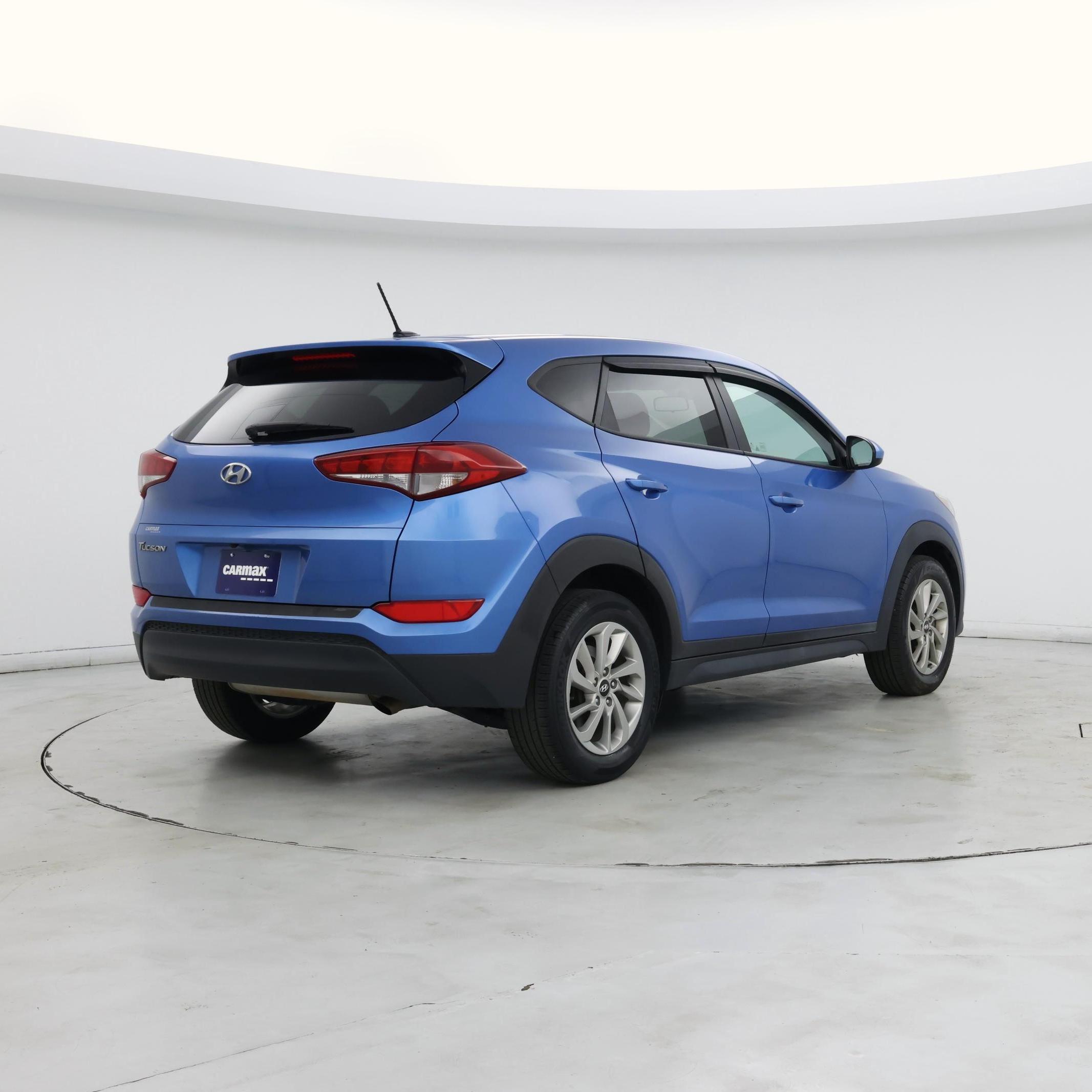 Thumbnail: 2016 Hyundai Tucson - 8