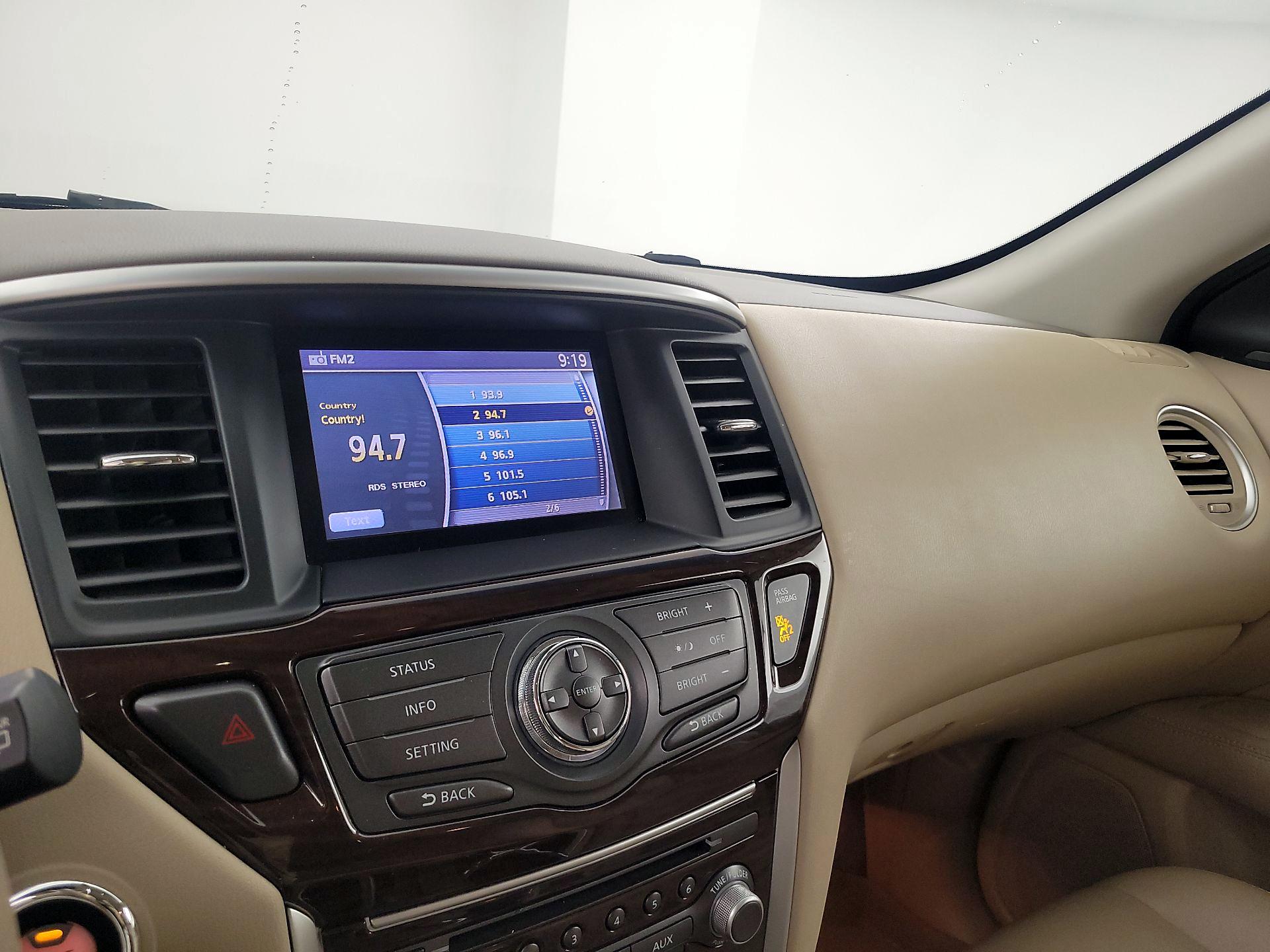 Thumbnail: 2015 Nissan Pathfinder - 15