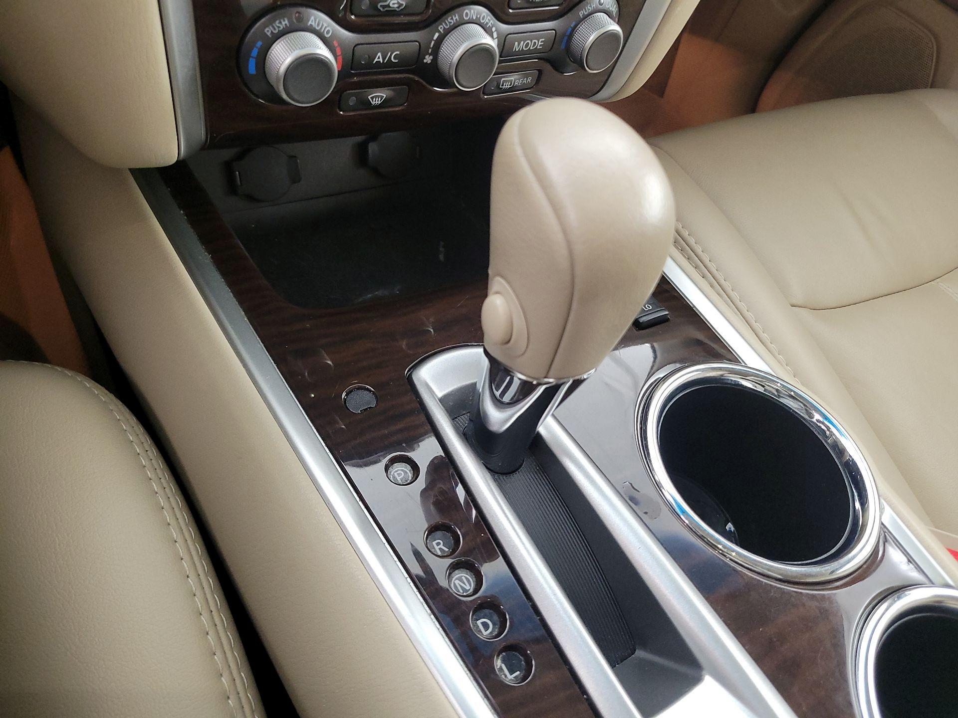 Thumbnail: 2015 Nissan Pathfinder - 17