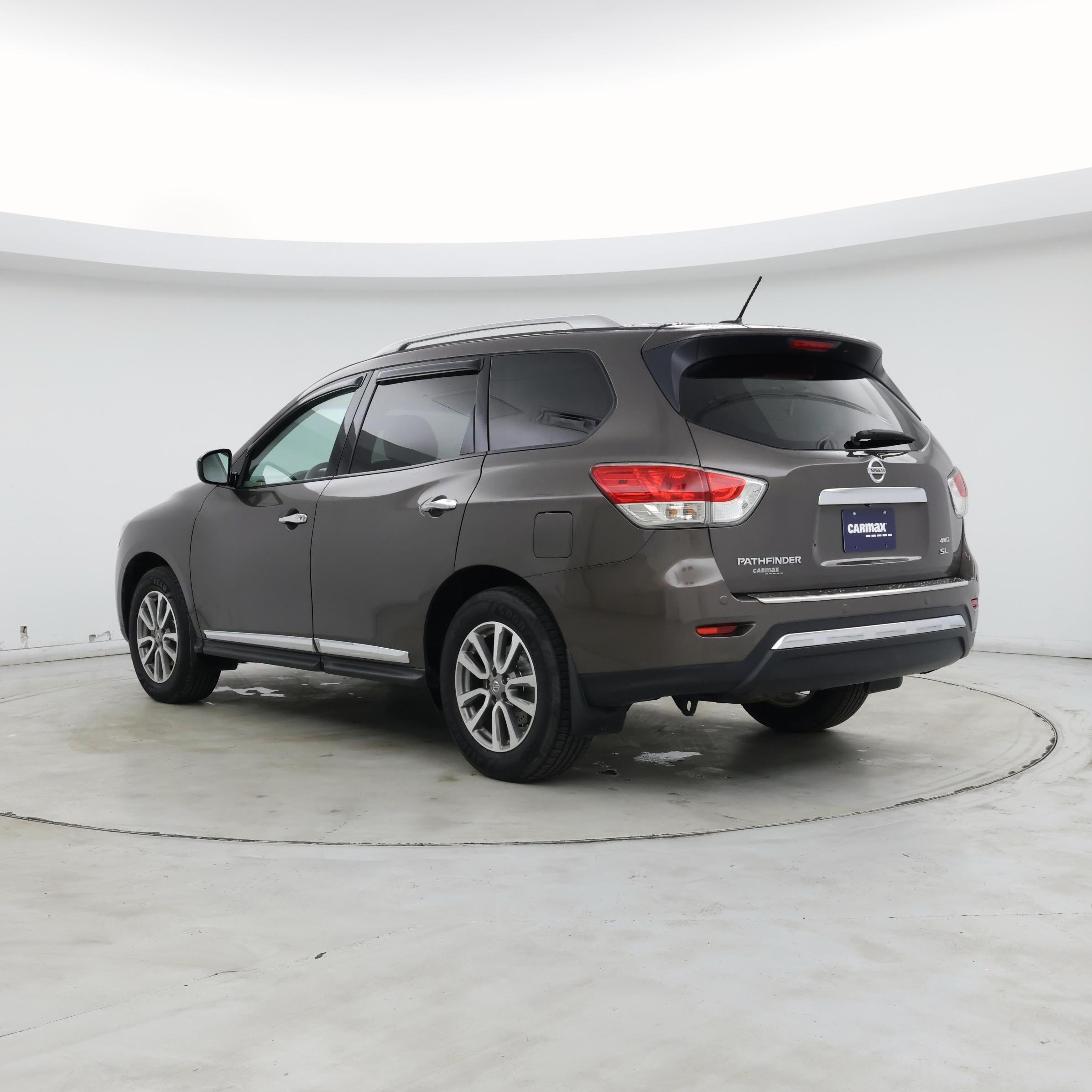 Thumbnail: 2015 Nissan Pathfinder - 2