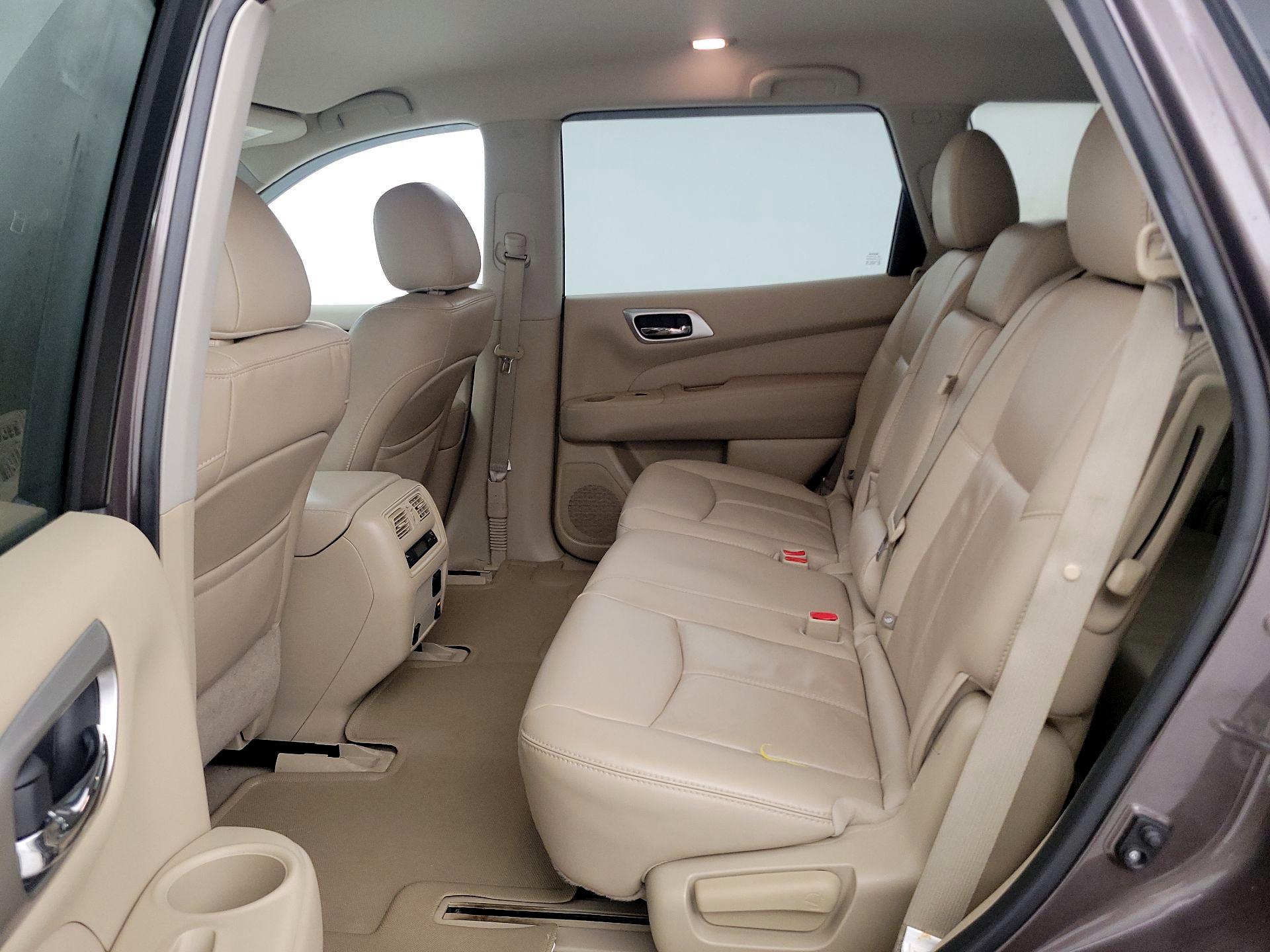 Thumbnail: 2015 Nissan Pathfinder - 19