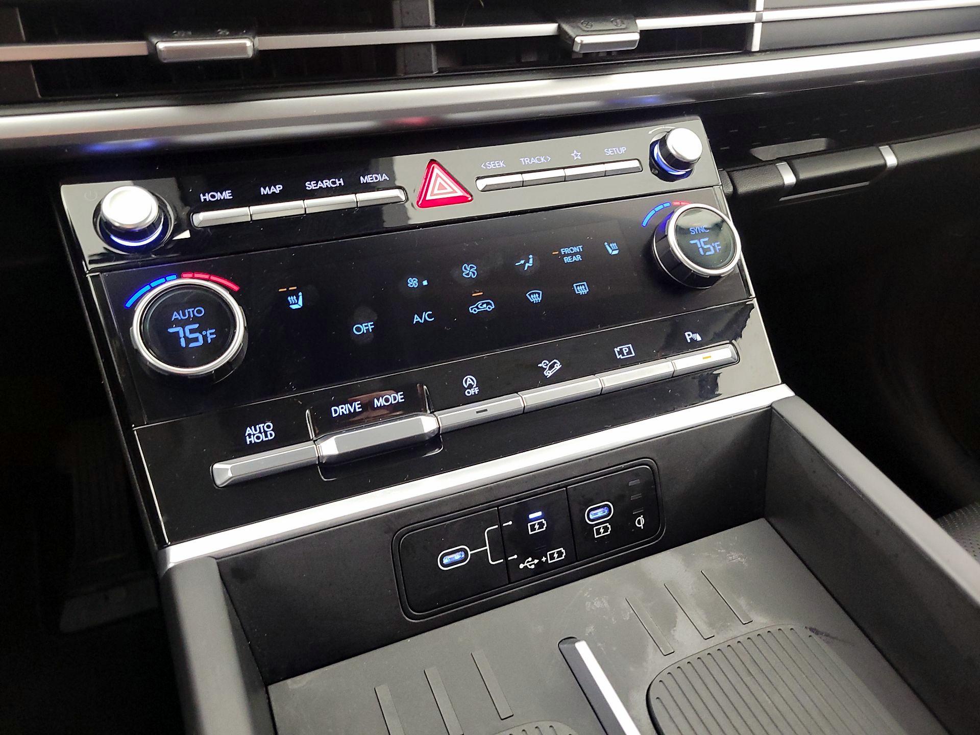 Thumbnail: 2024 Hyundai Santa Fe - 16