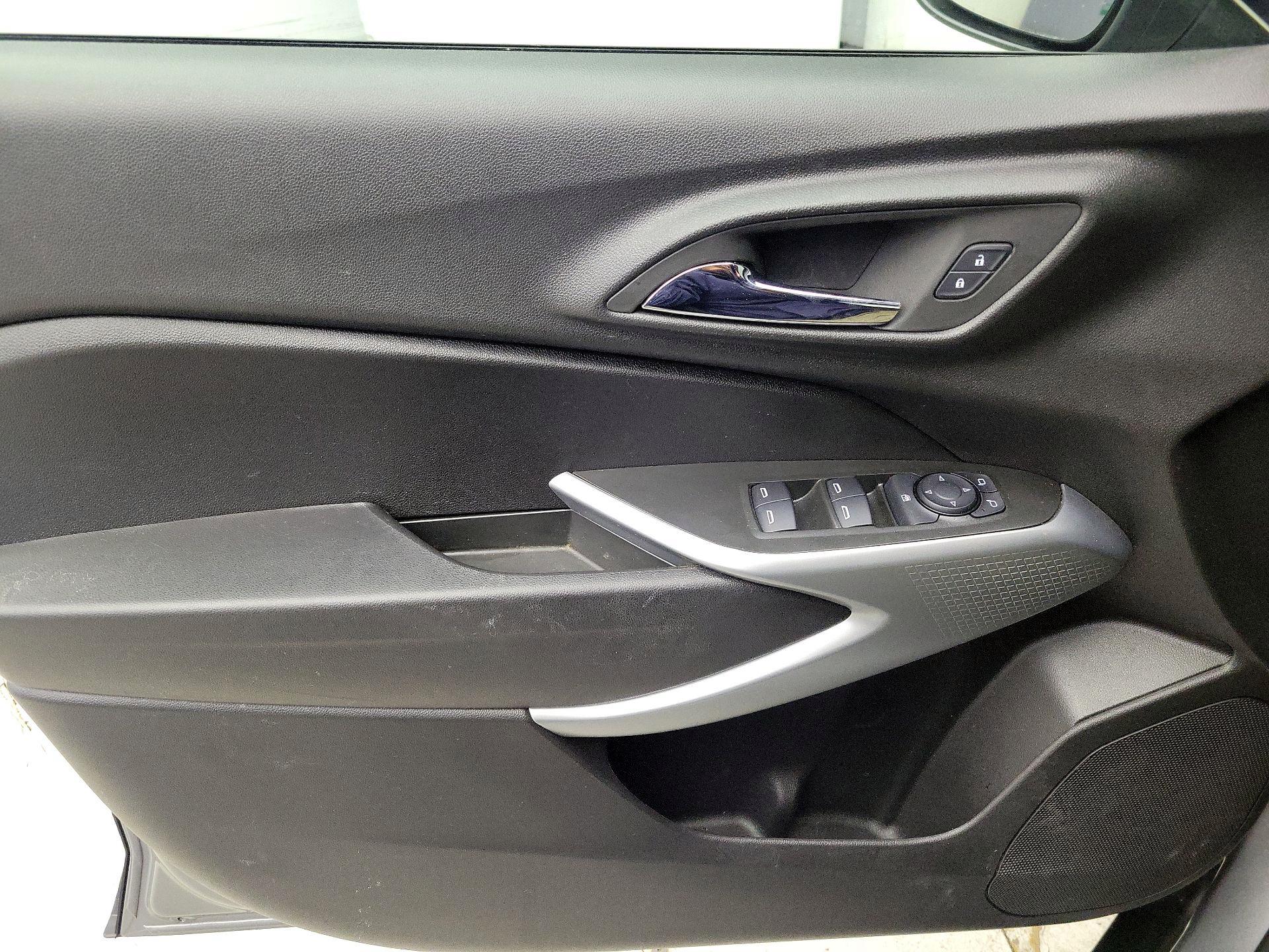 Thumbnail: 2025 Chevrolet Trax - 12