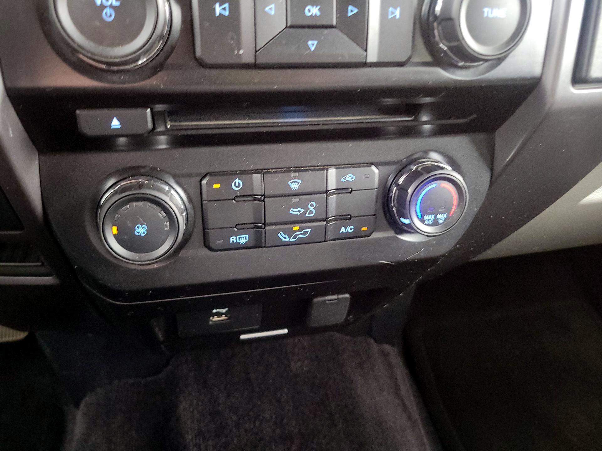 Thumbnail: 2016 Ford F-150 - 16