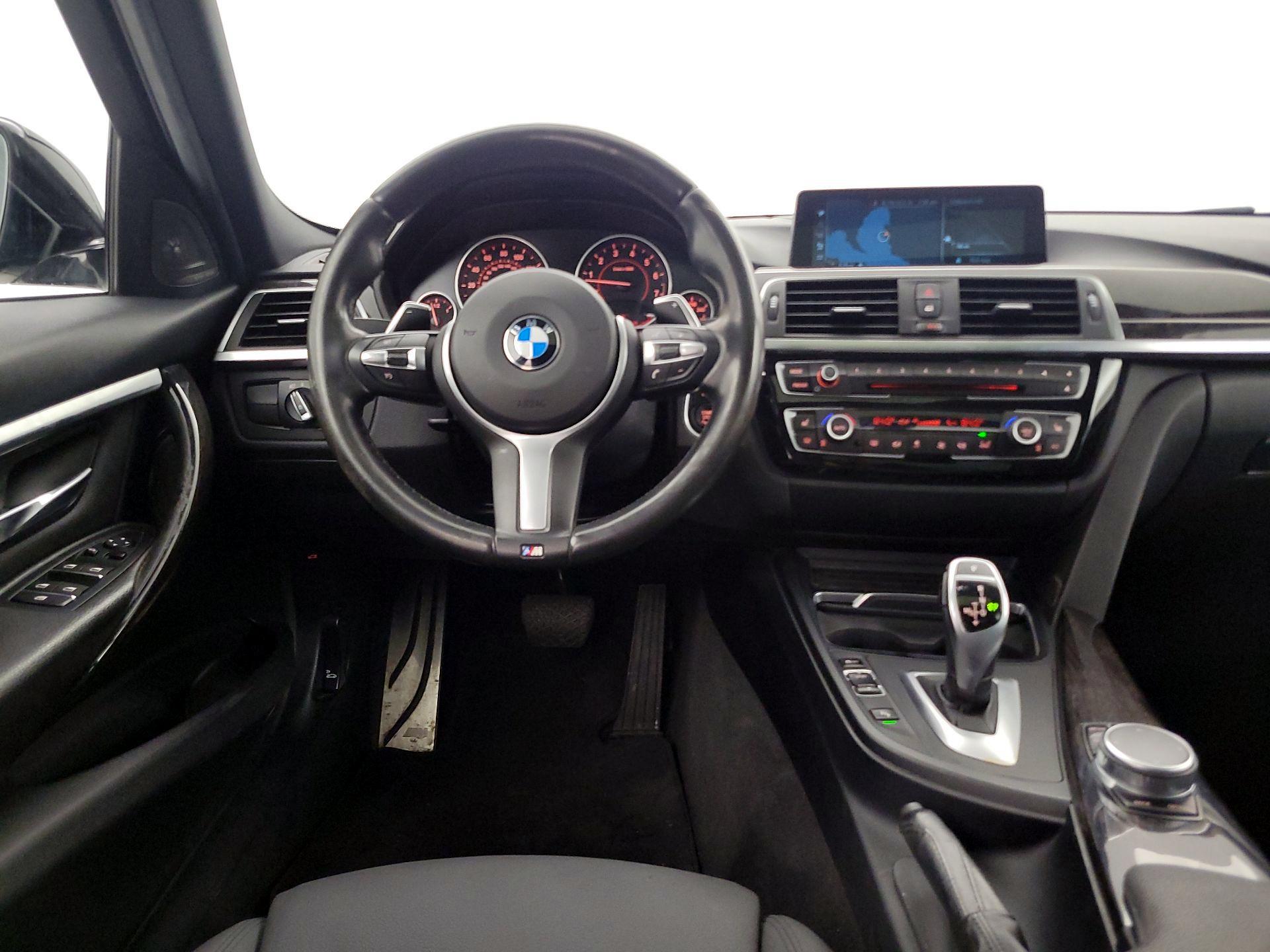 Thumbnail: 2017 BMW 3 Series - 10