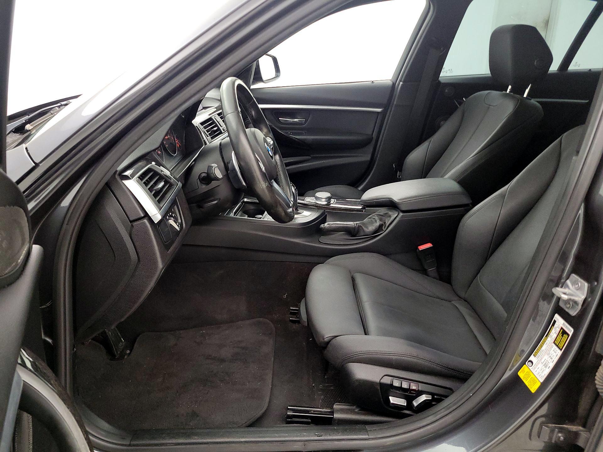 Thumbnail: 2017 BMW 3 Series - 11