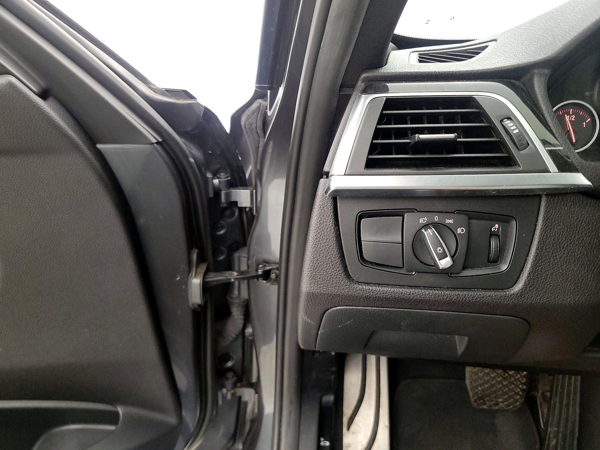 Thumbnail: 2017 BMW 3 Series - 13