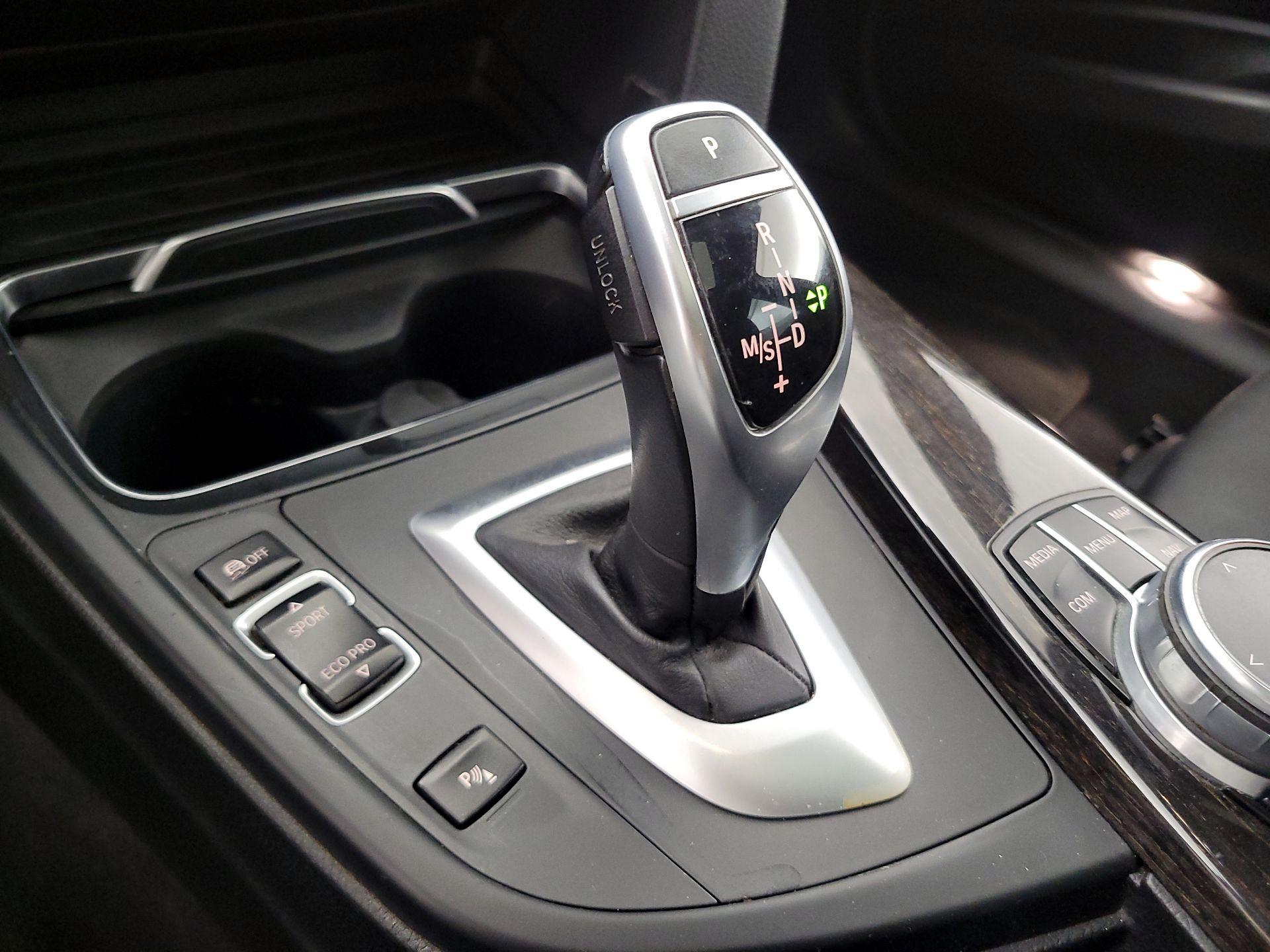 Thumbnail: 2017 BMW 3 Series - 18