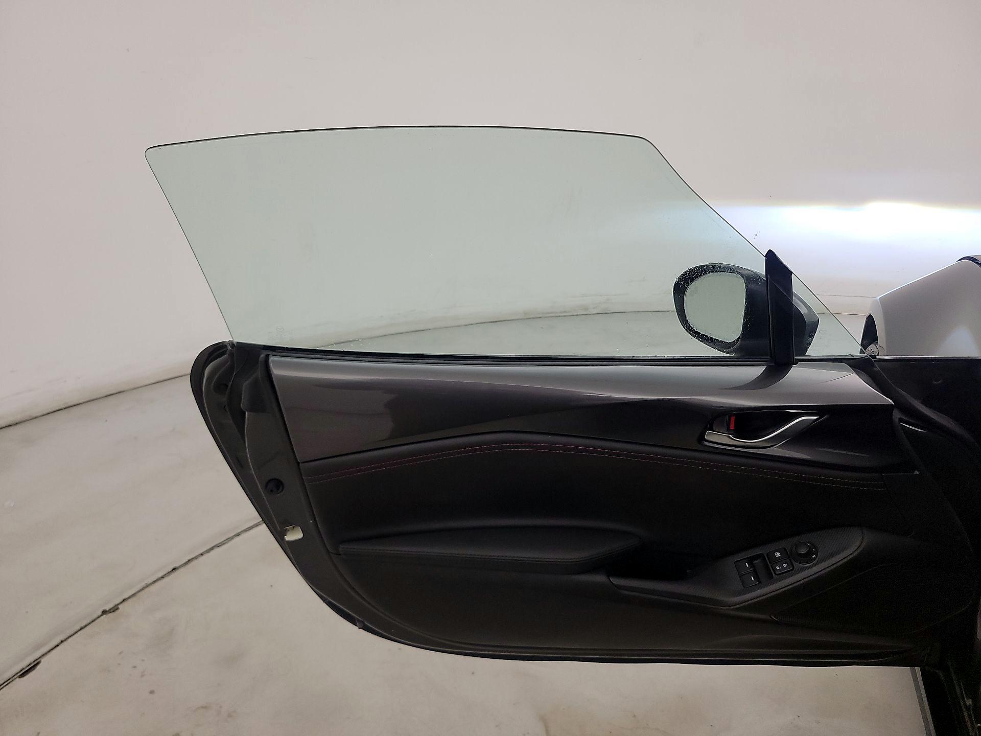 Thumbnail: 2019 Mazda MX-5 Miata - 12