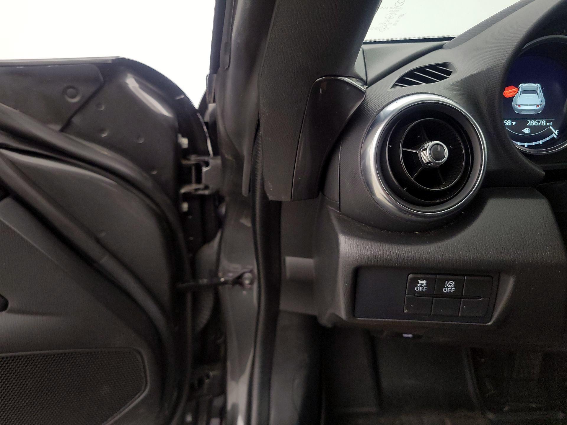 Thumbnail: 2019 Mazda MX-5 Miata - 13